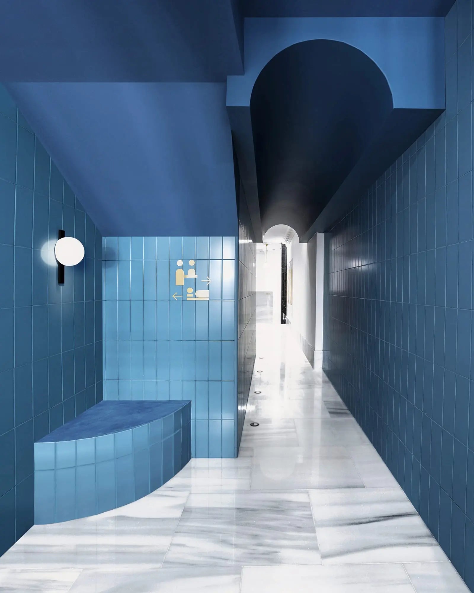 Circ wall light