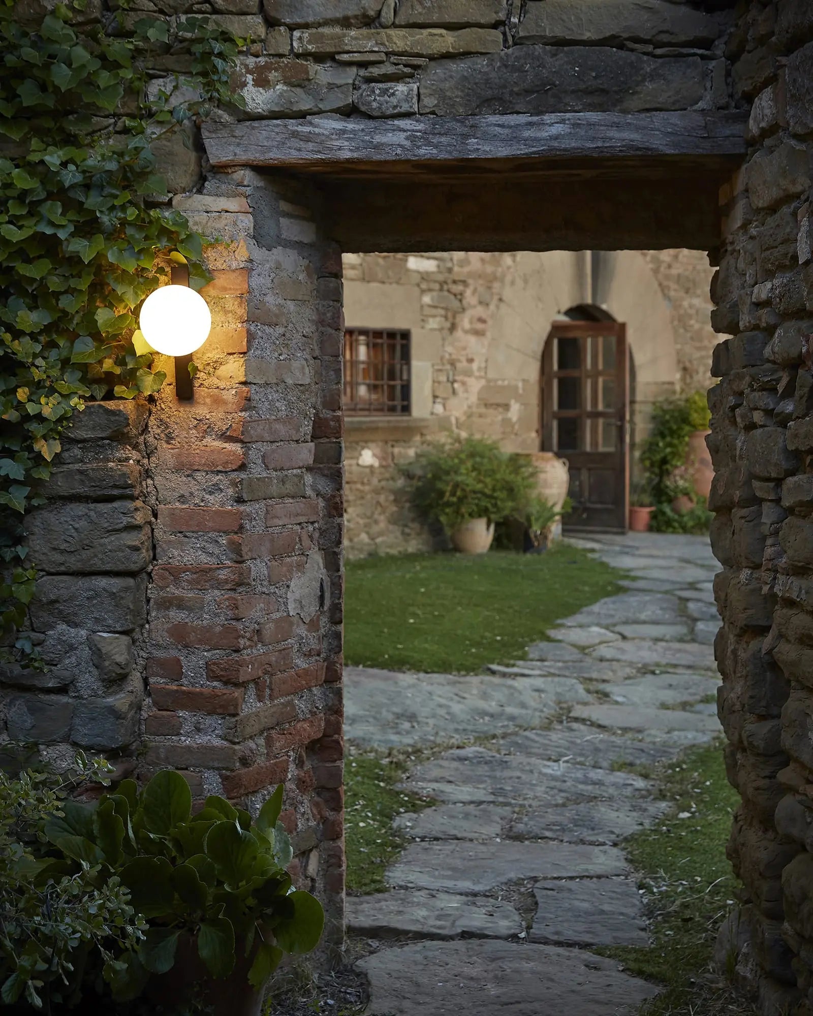 Circ outdoor wall light