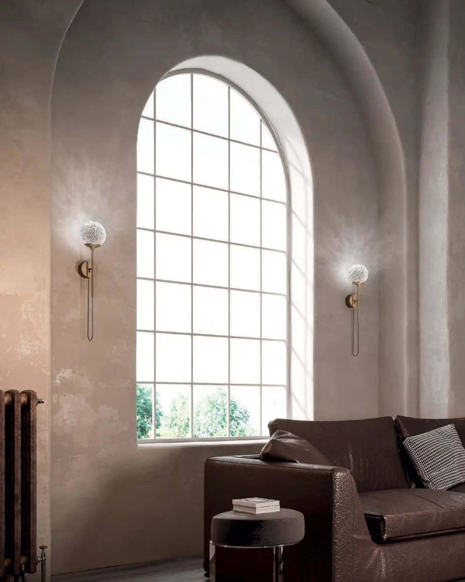 Cristalglob brass and glass wall light