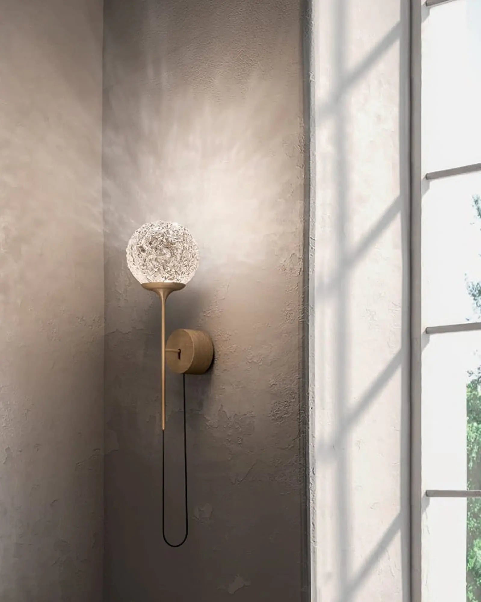 Cristalglob brass and glass wall light