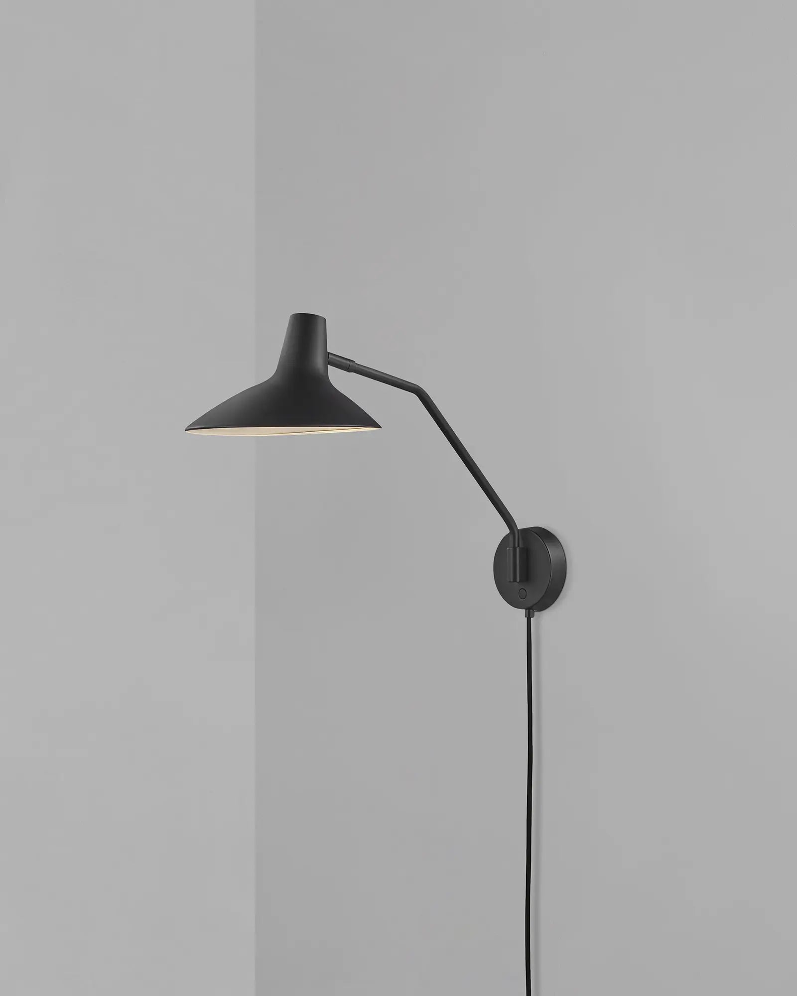 Darci Wall Light