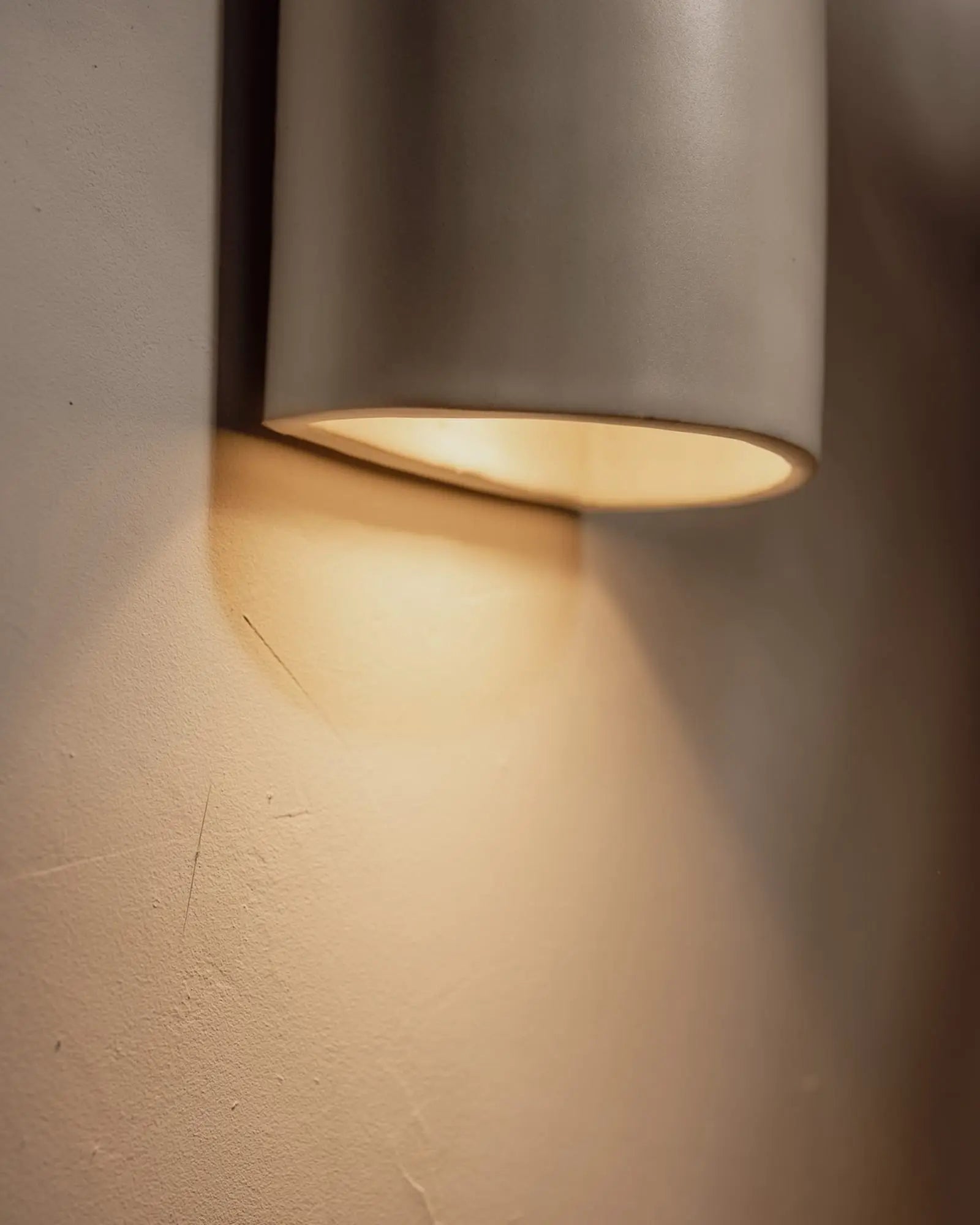 Down Ceramic indoor wall light detail