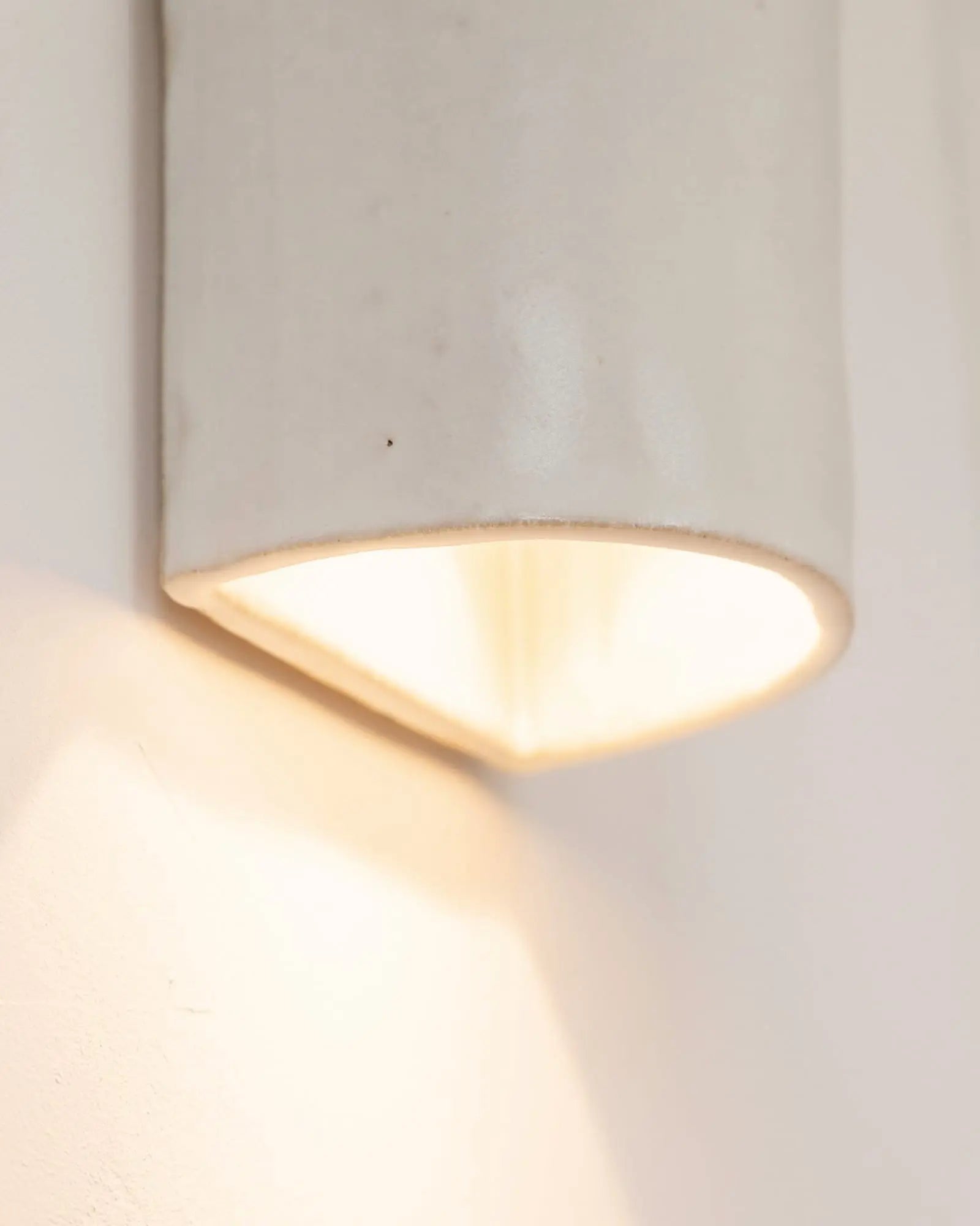 Dawn Ceramic outdoor wall light detail