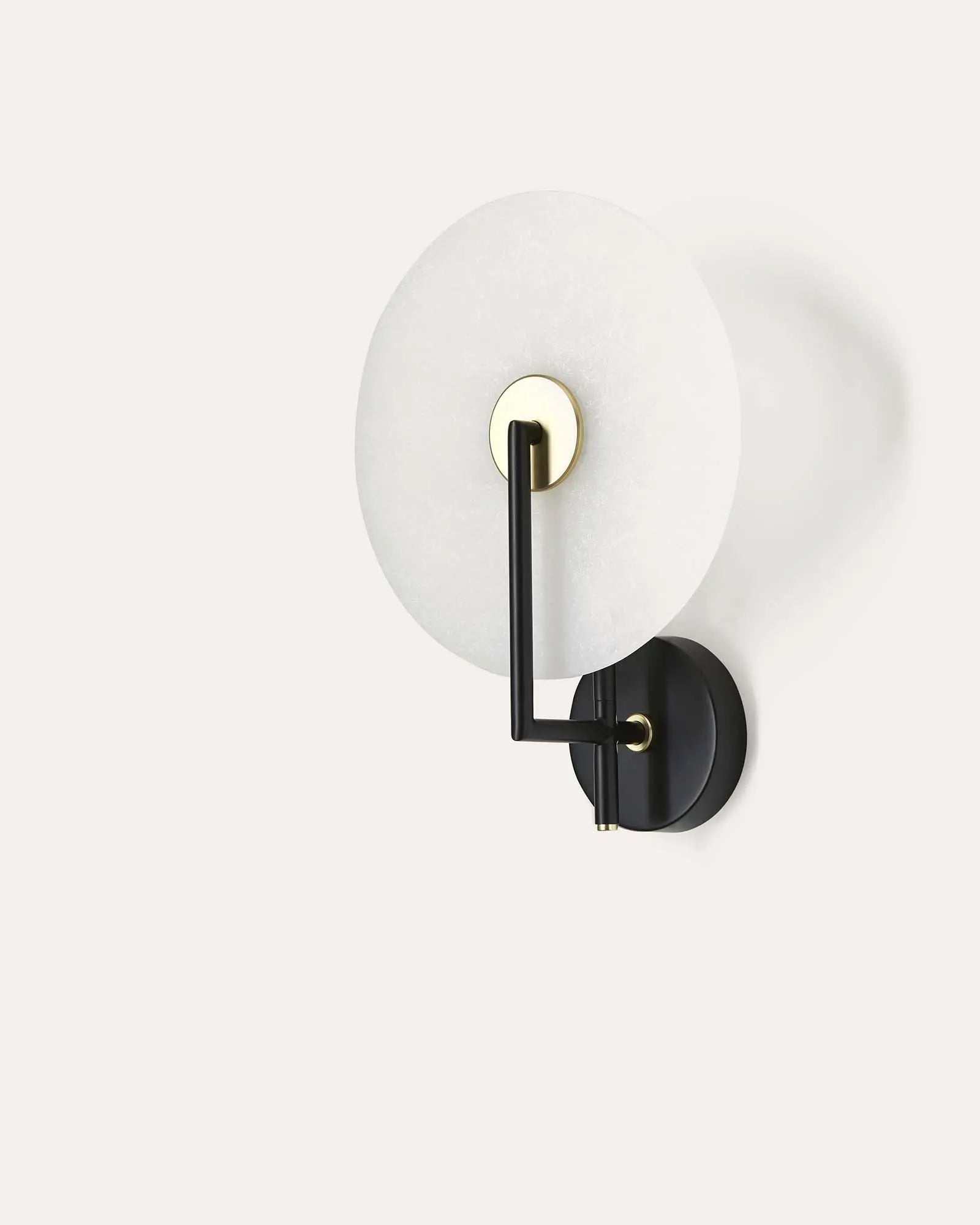 Erto Wall light minimalistic disc shade