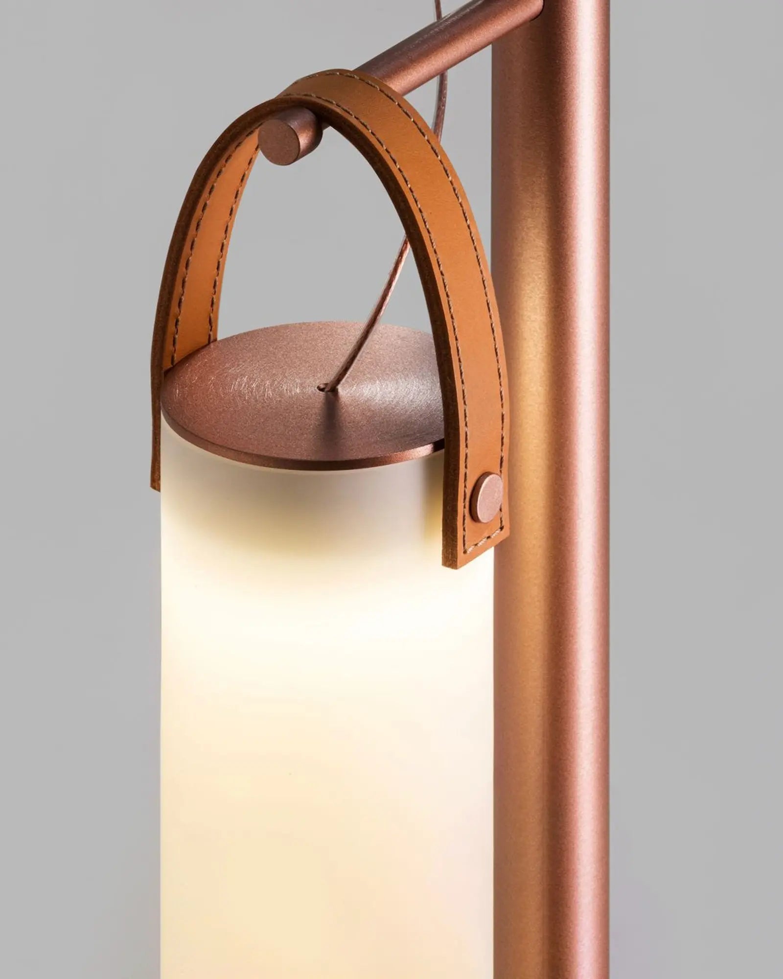 Galerie floor lamp detail
