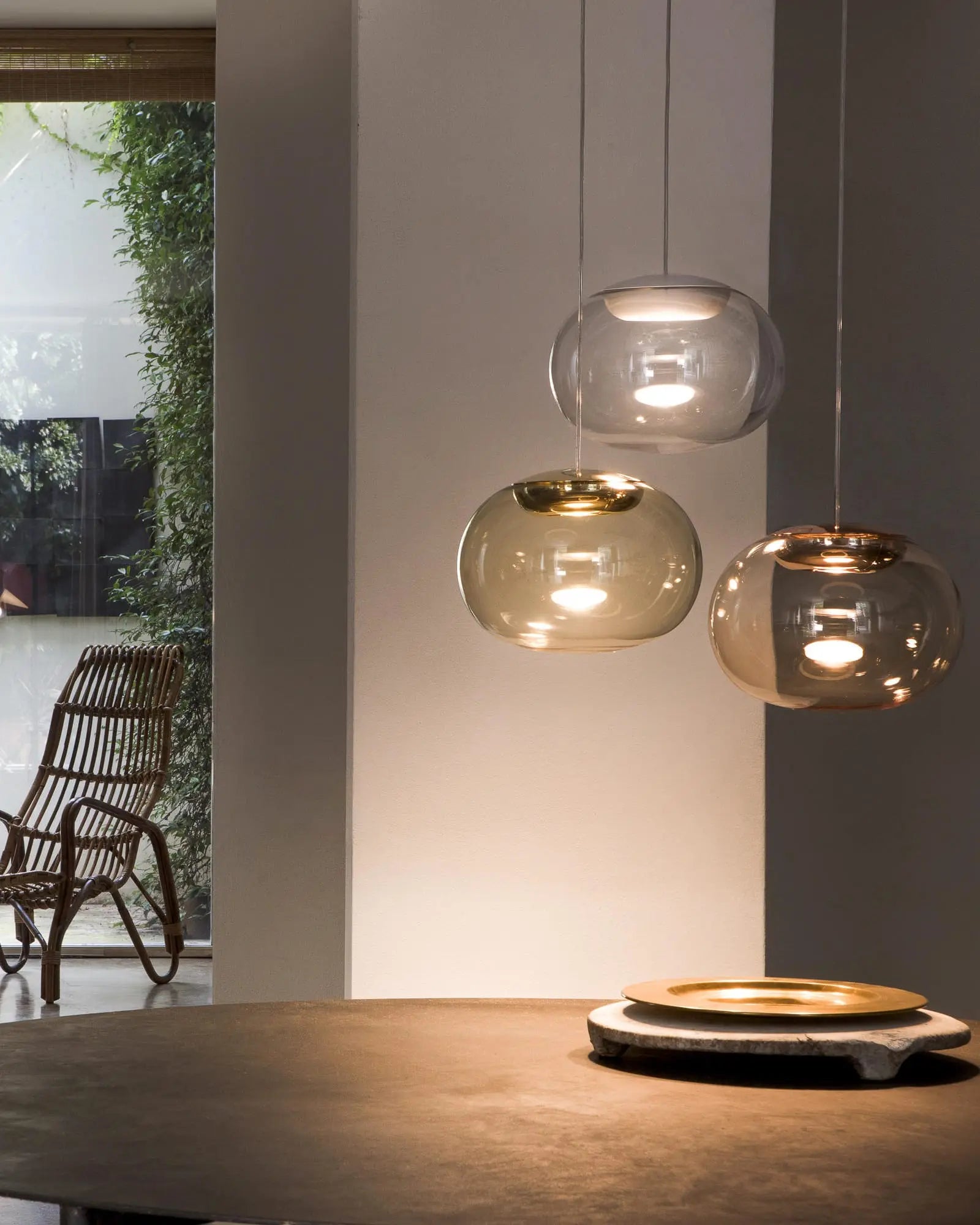 La Mariee Pendant light blown glass above a table