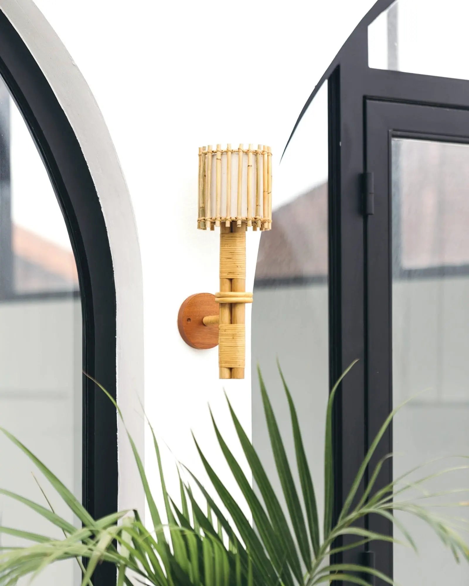 Las Palmas Wall Light