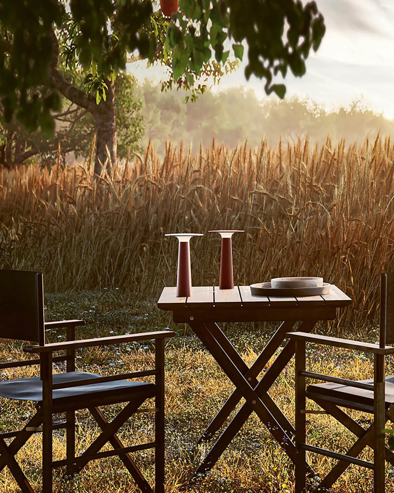 Lix outdoor modern portable table lamp on outdoor table