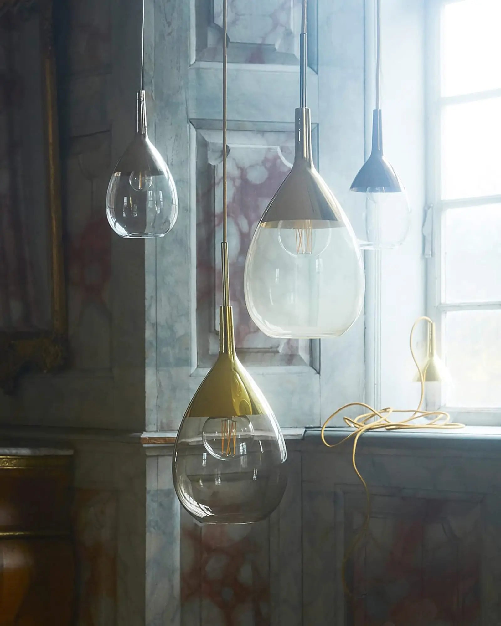 Lute Pendant Light