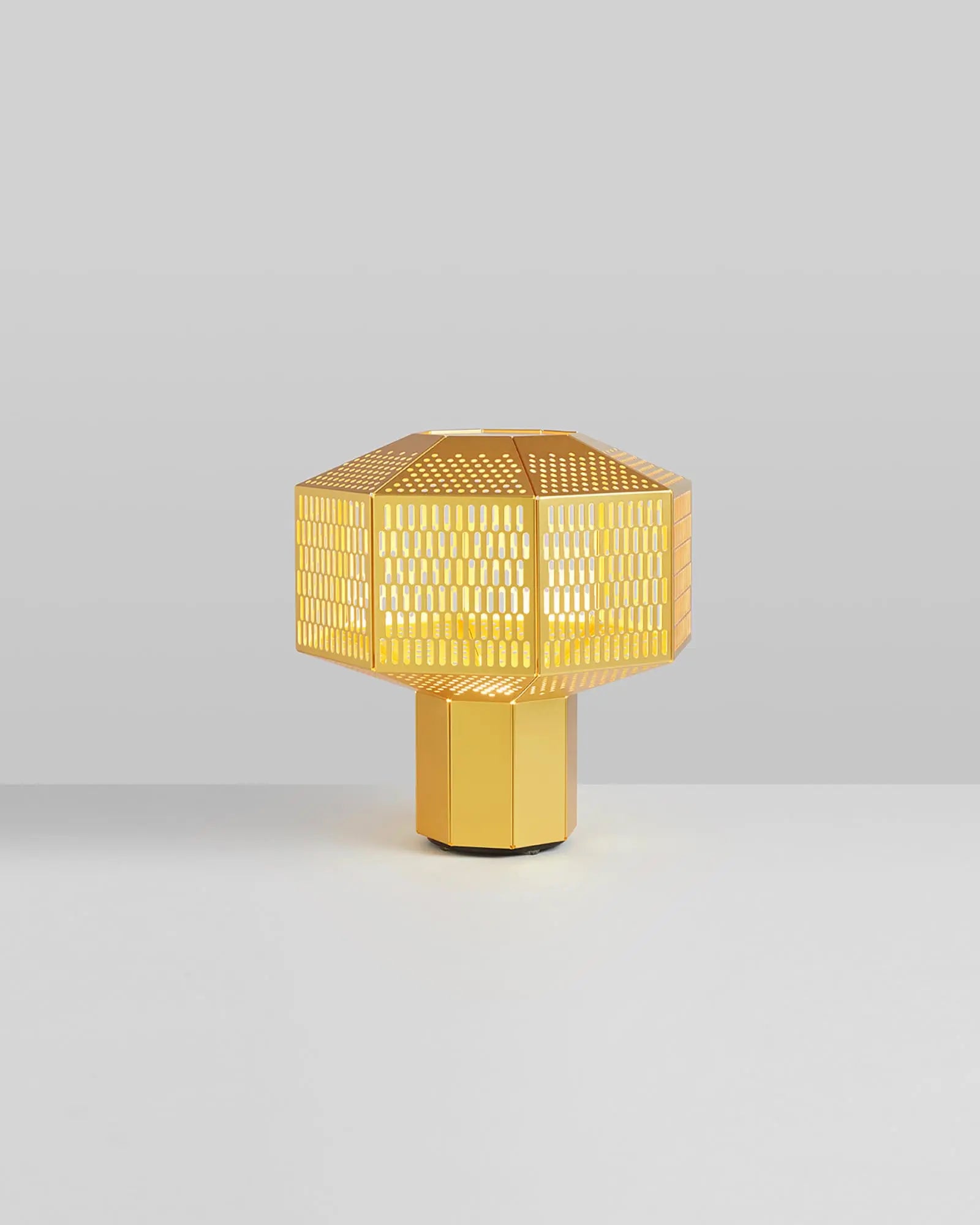 Ma-rock modern Moroccan inspired Table lamp golden