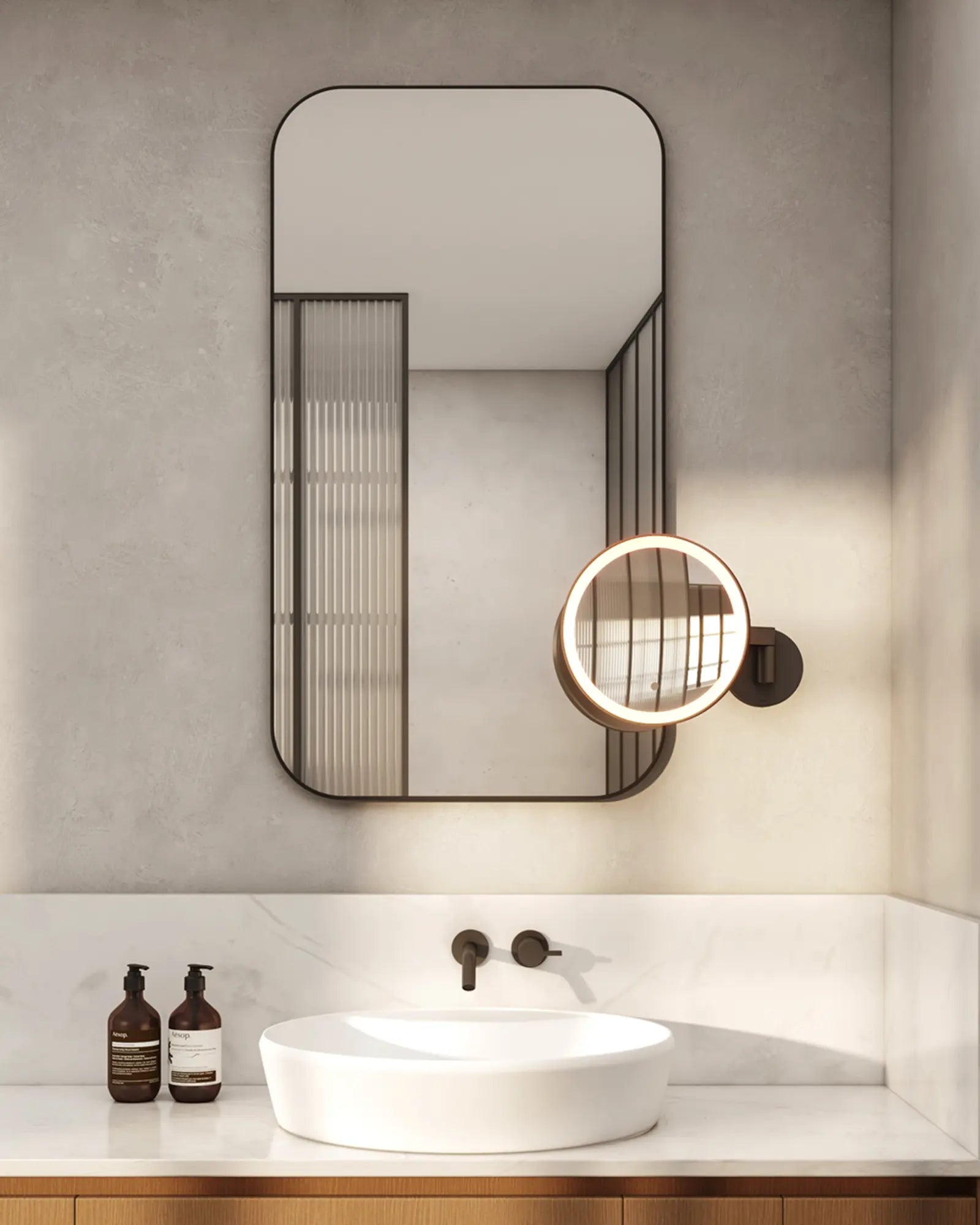 Nagoya magnifyng mirror with makeup light ina bathroom