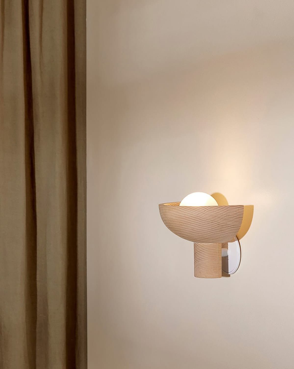 Selene Uplight Wall Light