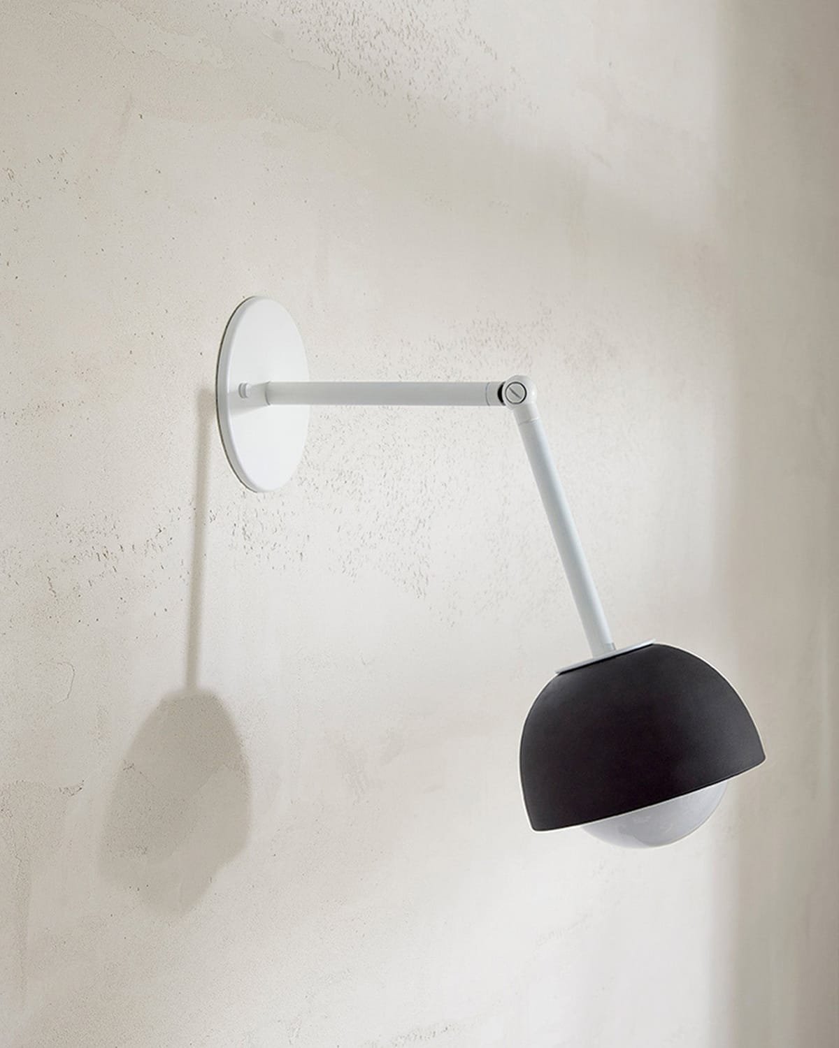 Terra 0 Long Arm Wall Light