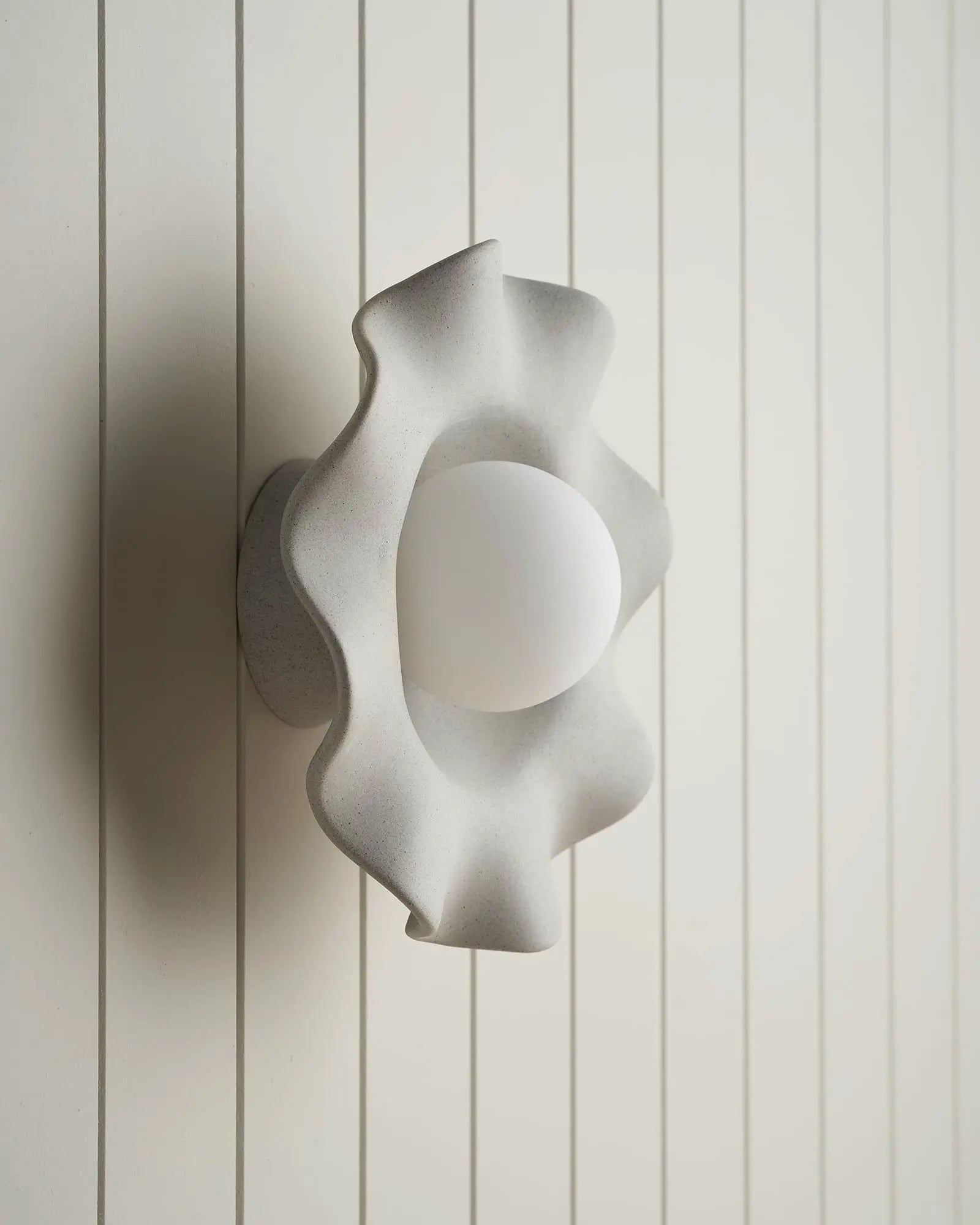 Pearl Ceramic wavy wall light