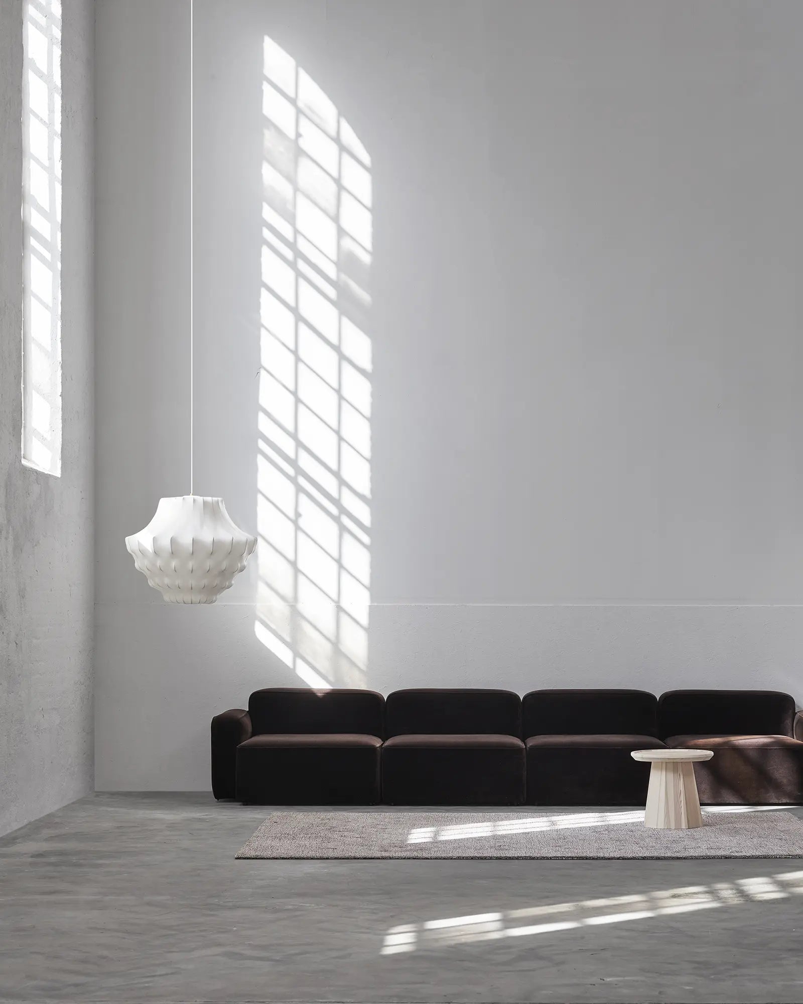 Phantom pendant light