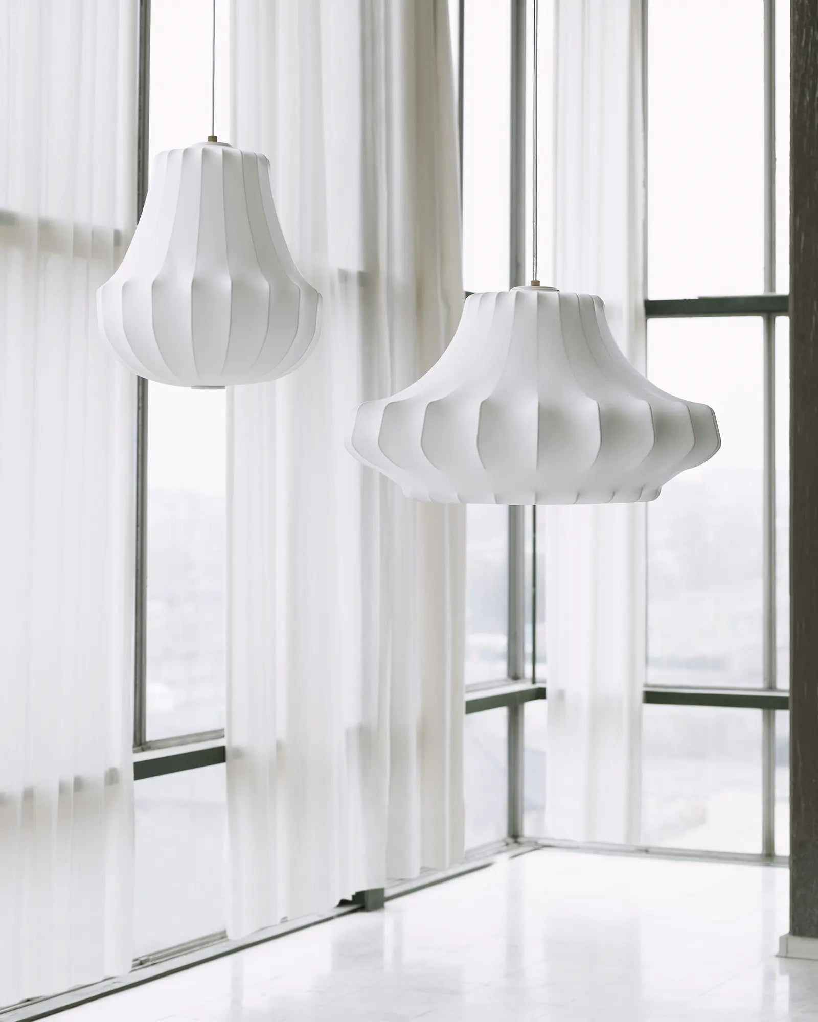 Phantom pendant light
