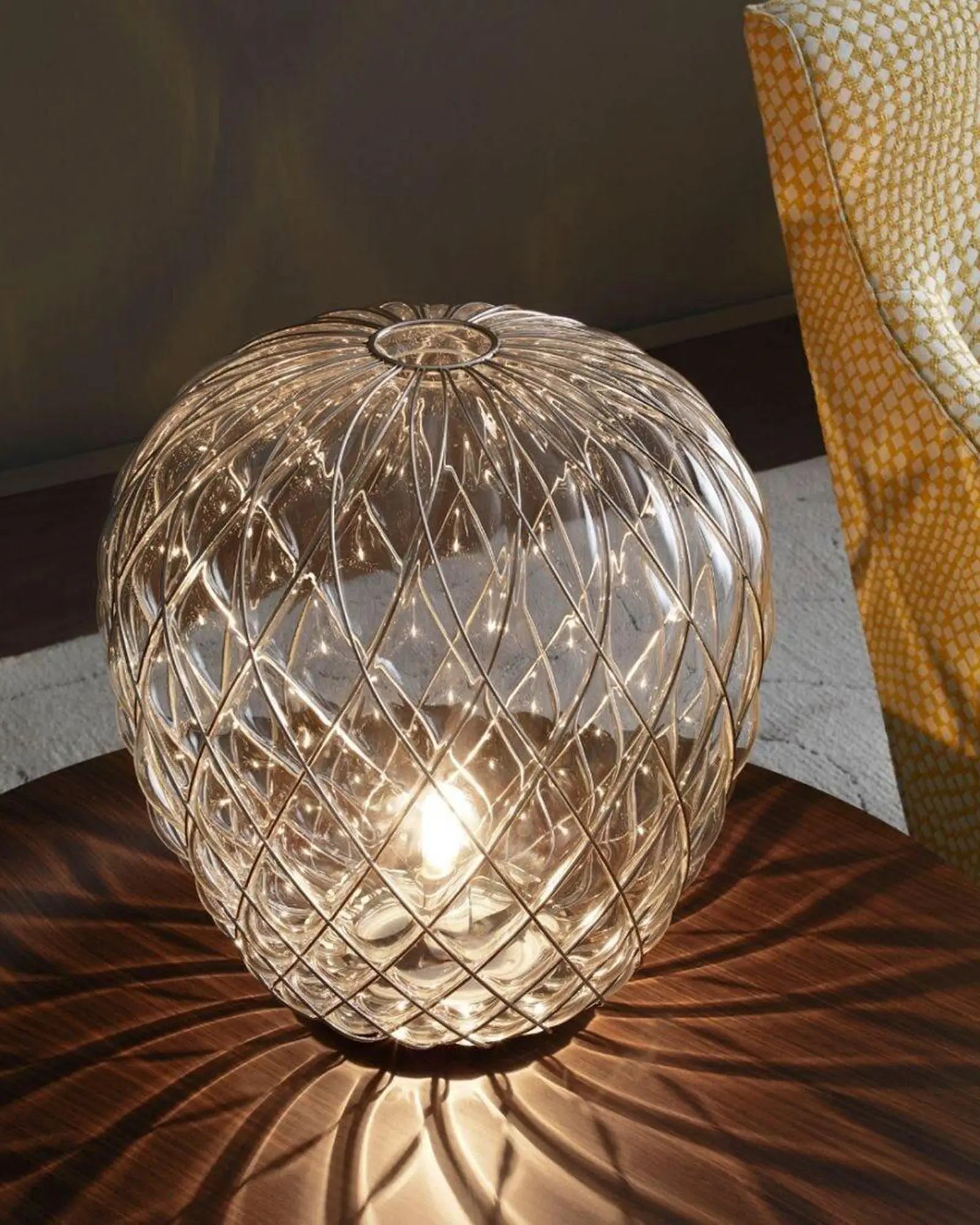 Pinecone Table lamp