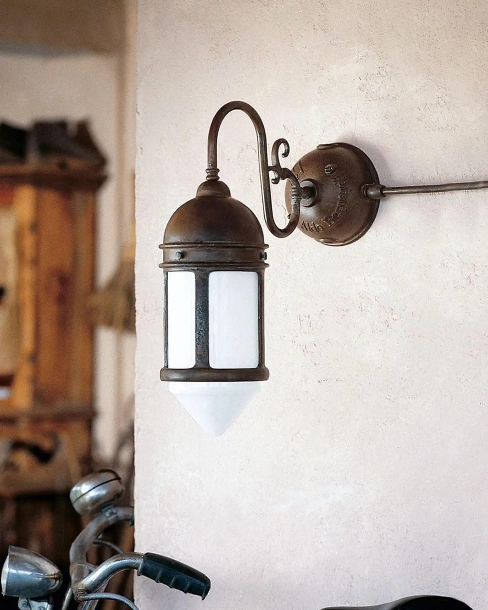 Postierla Wall Light