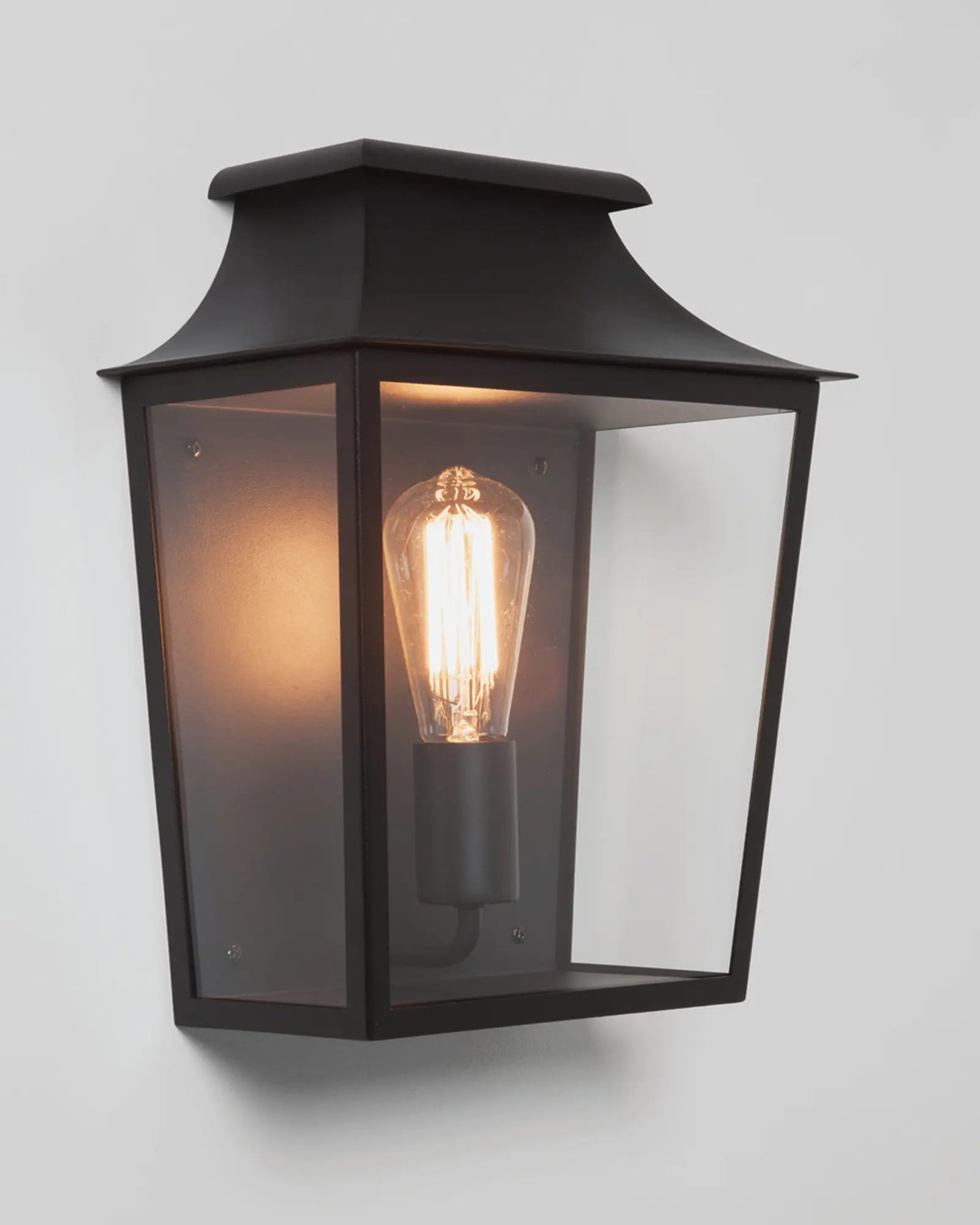 Richmond Wall Light