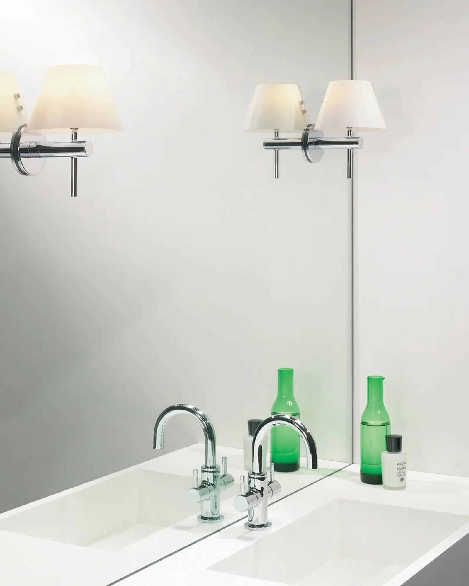 Roma Classic bathroom wall light with conic shade mirror's sides
