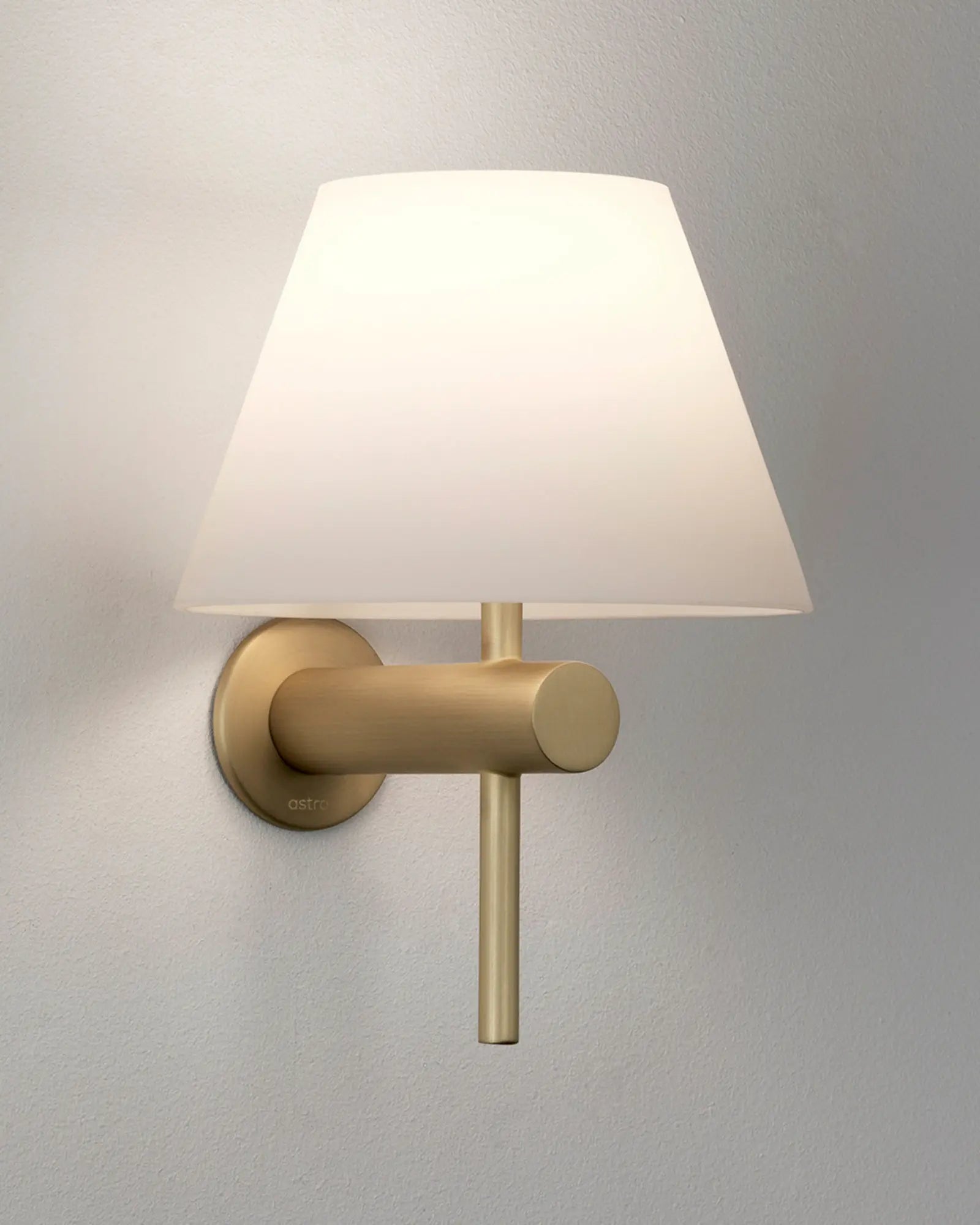 Roma Classic bathroom wall light with conic shade gpld