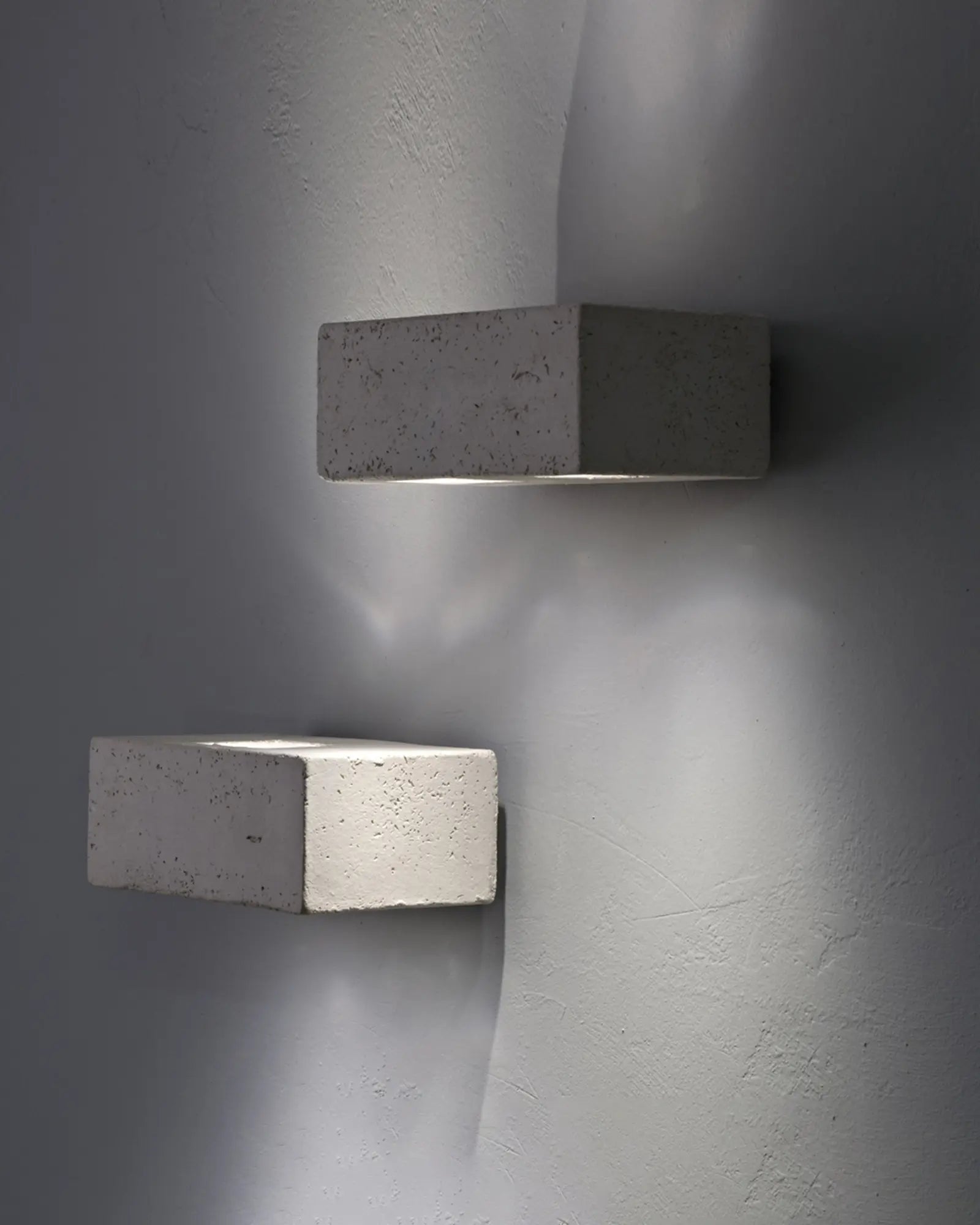 Smith wide clay up and down wall ight