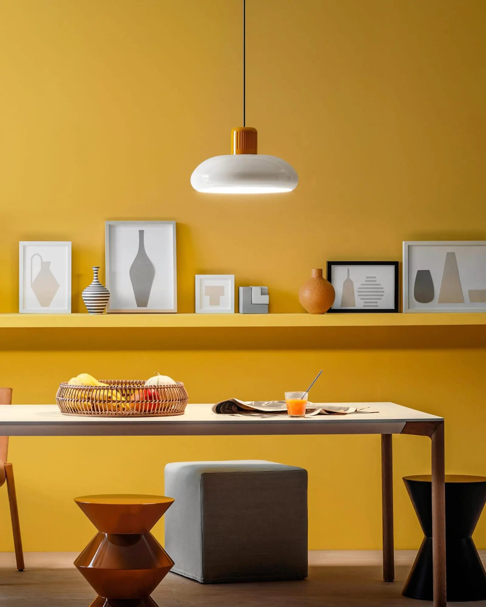 Trepiu Pendant light above a desk