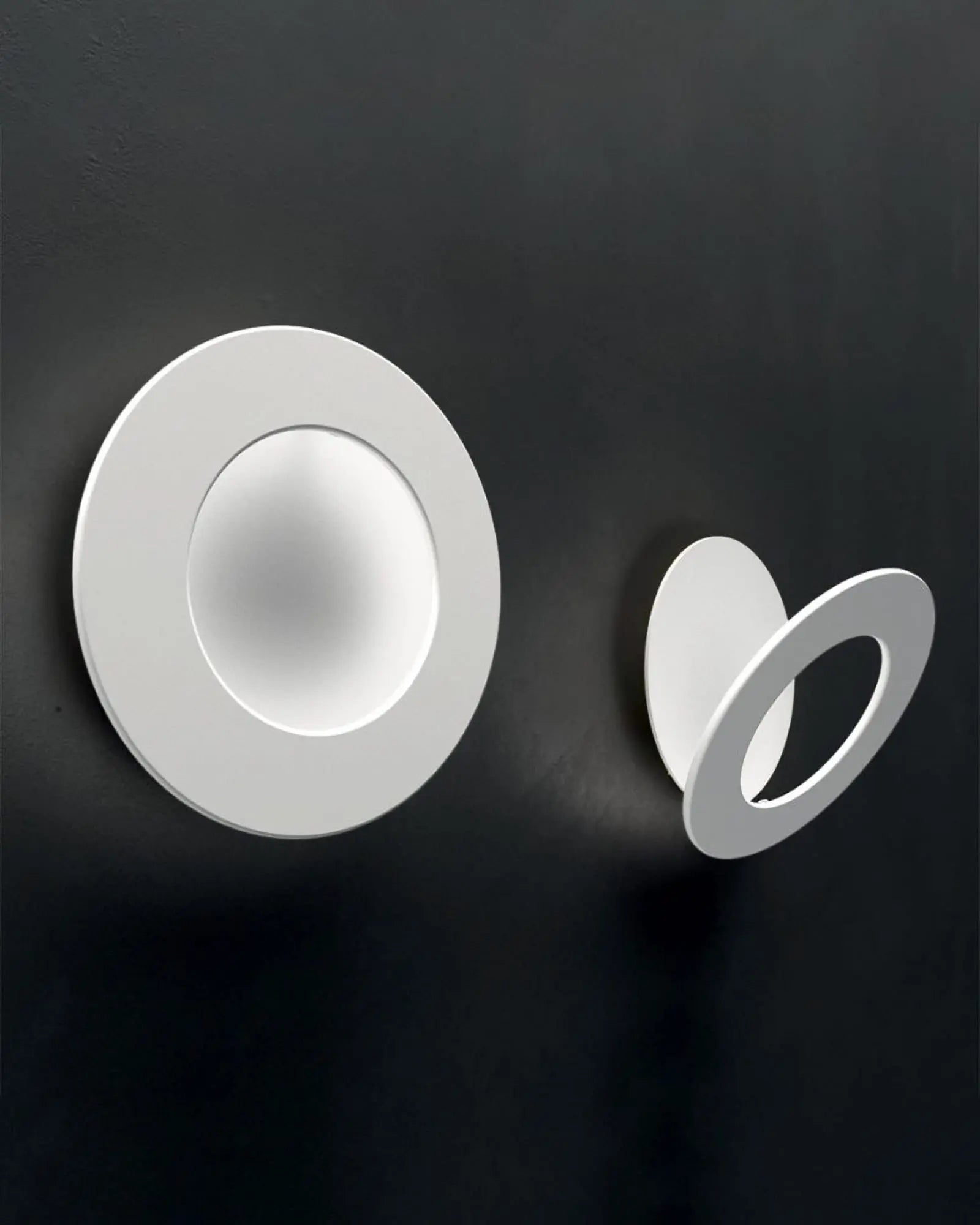 Vera adjustable wall light