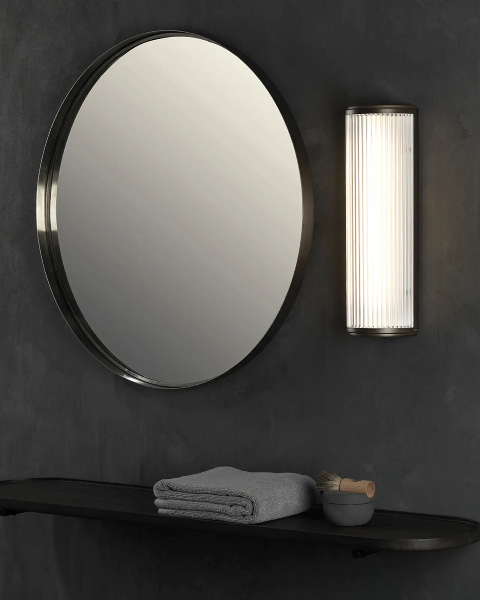 Versailles 400 bathroom wall light mirror side