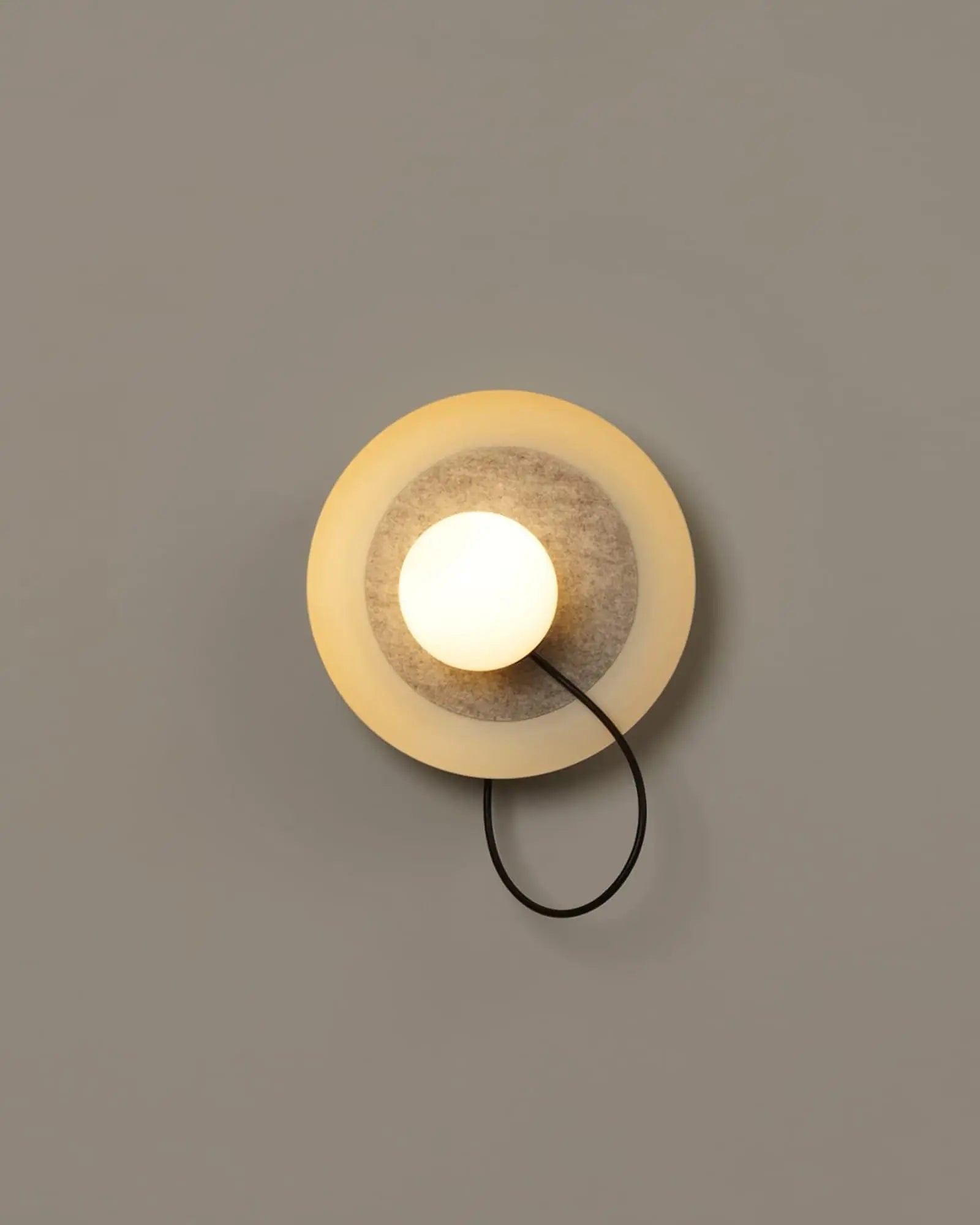 Wire wall light
