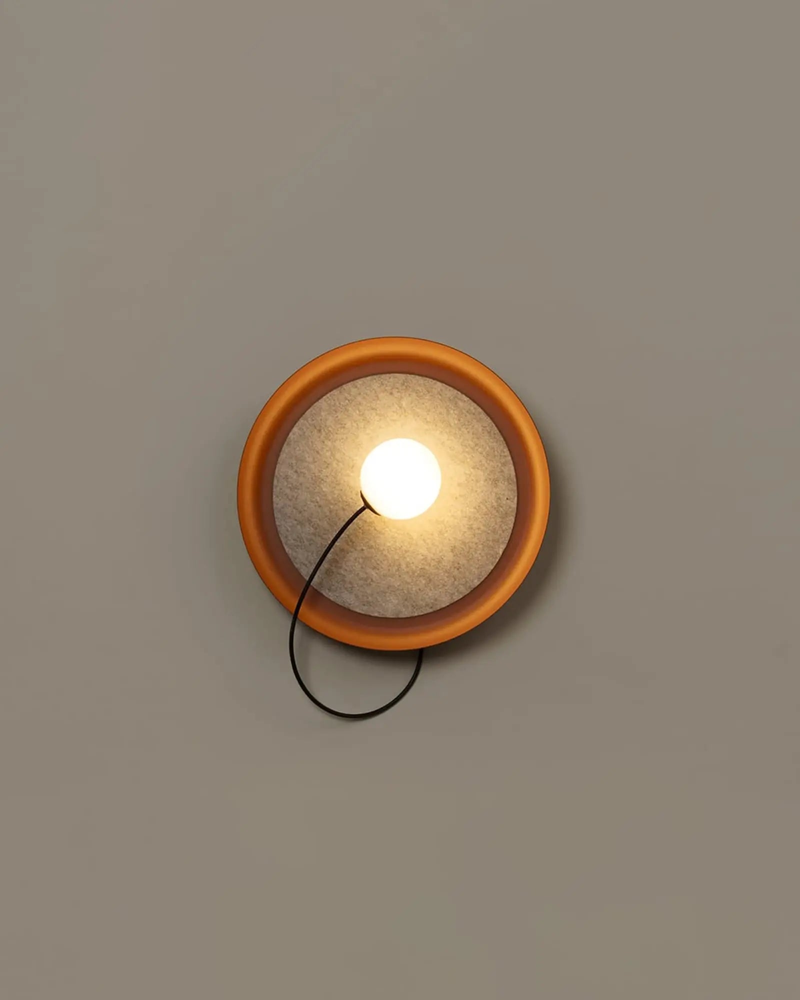 Wire wall light