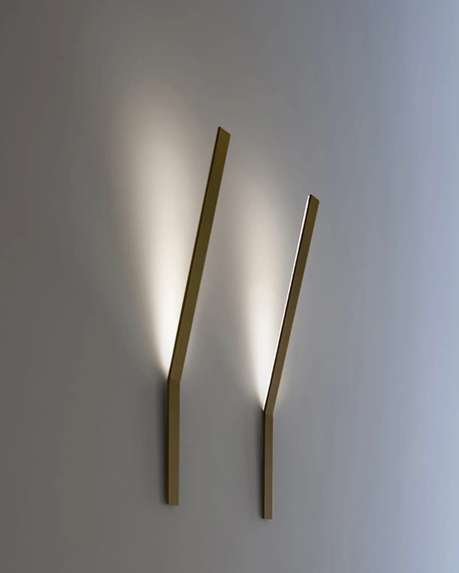 ypsilon wall light
