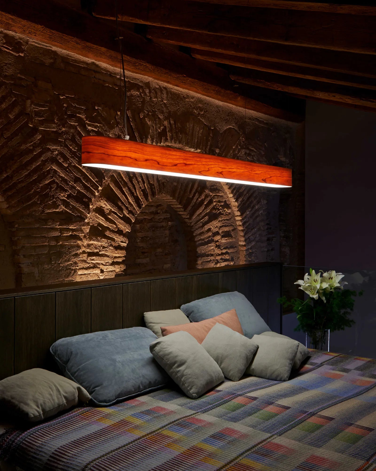 I-Club Slim Pendant Light