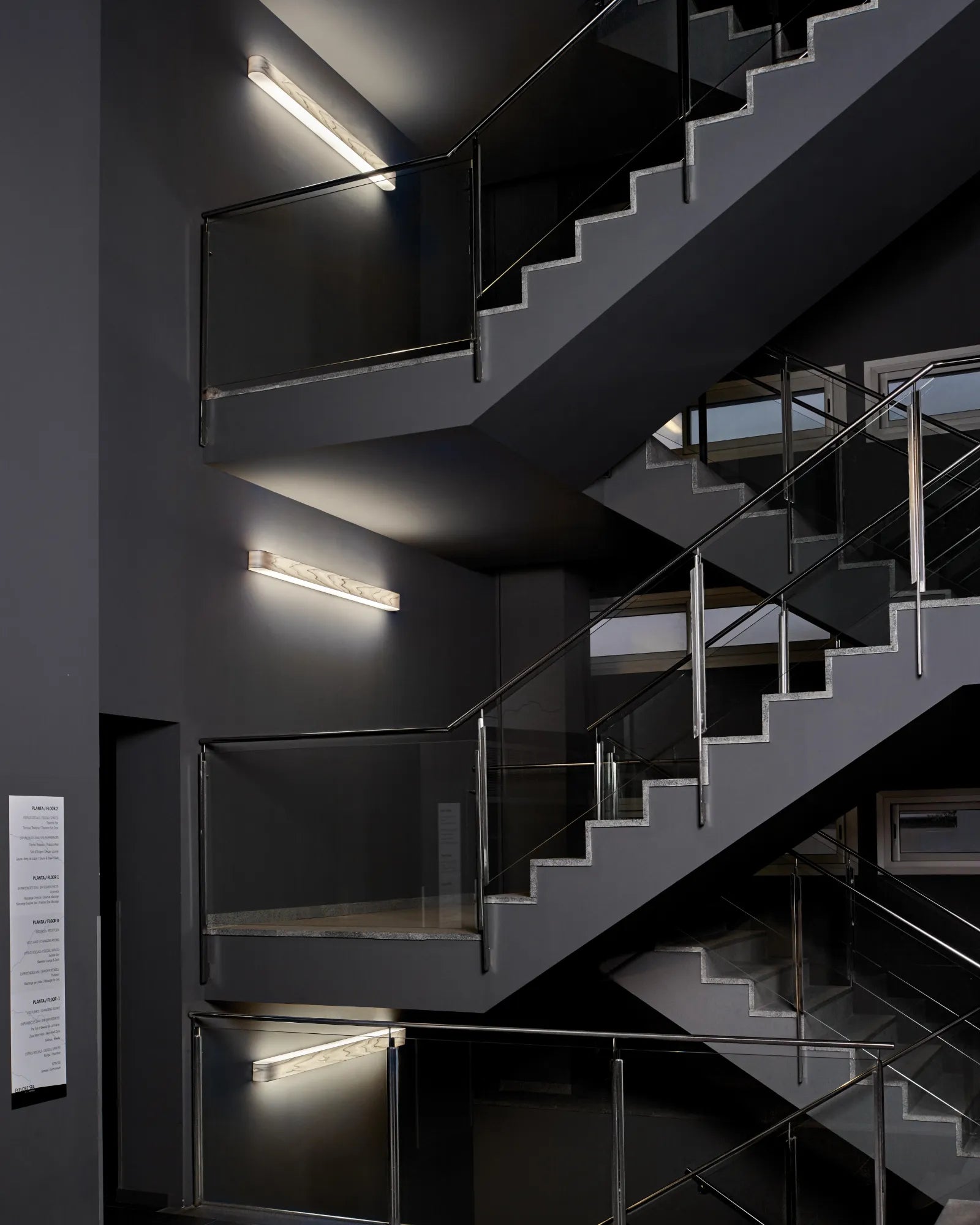 I-Club Slim Wall Light