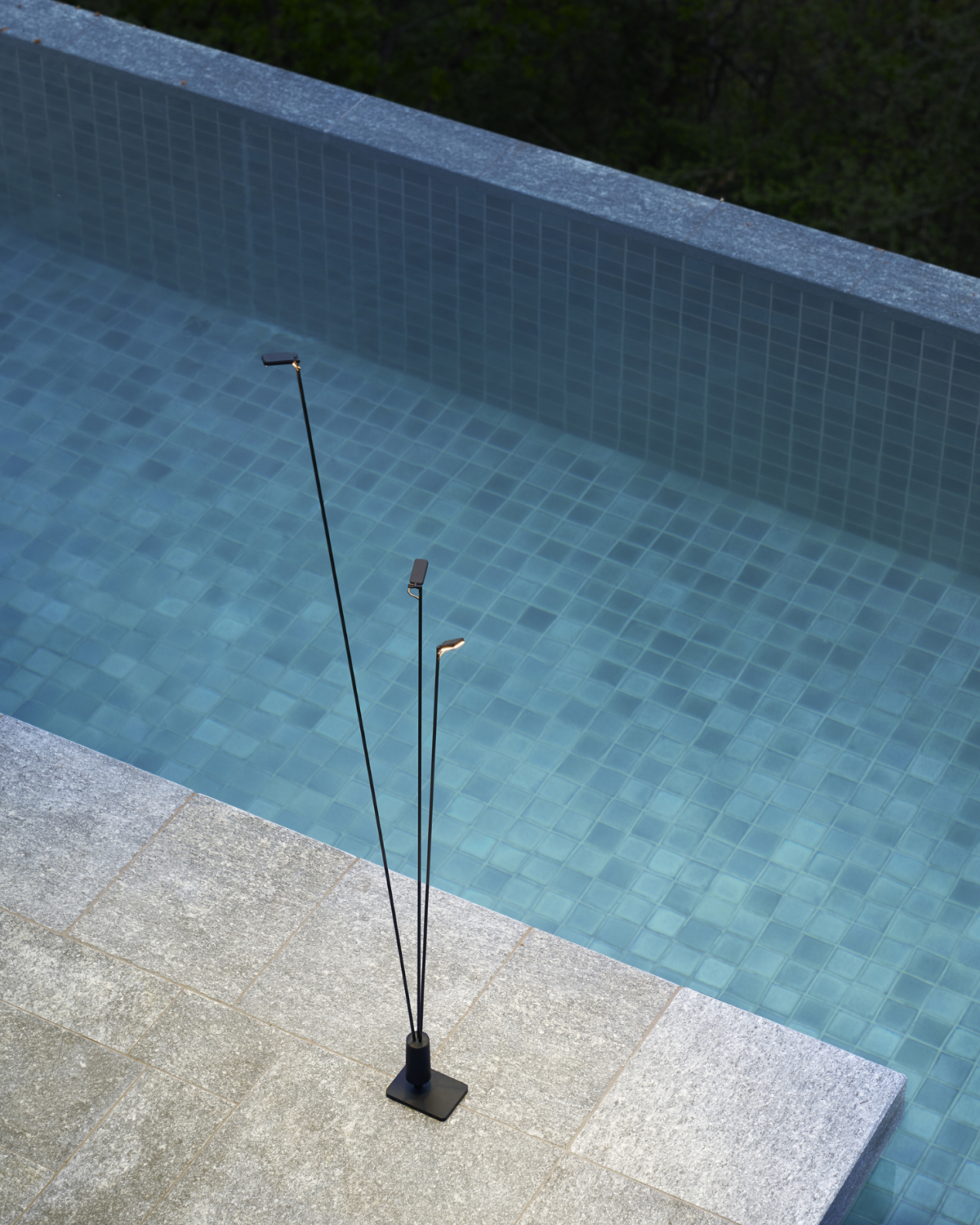 Flia 3lt Outdoor Floor Lamp