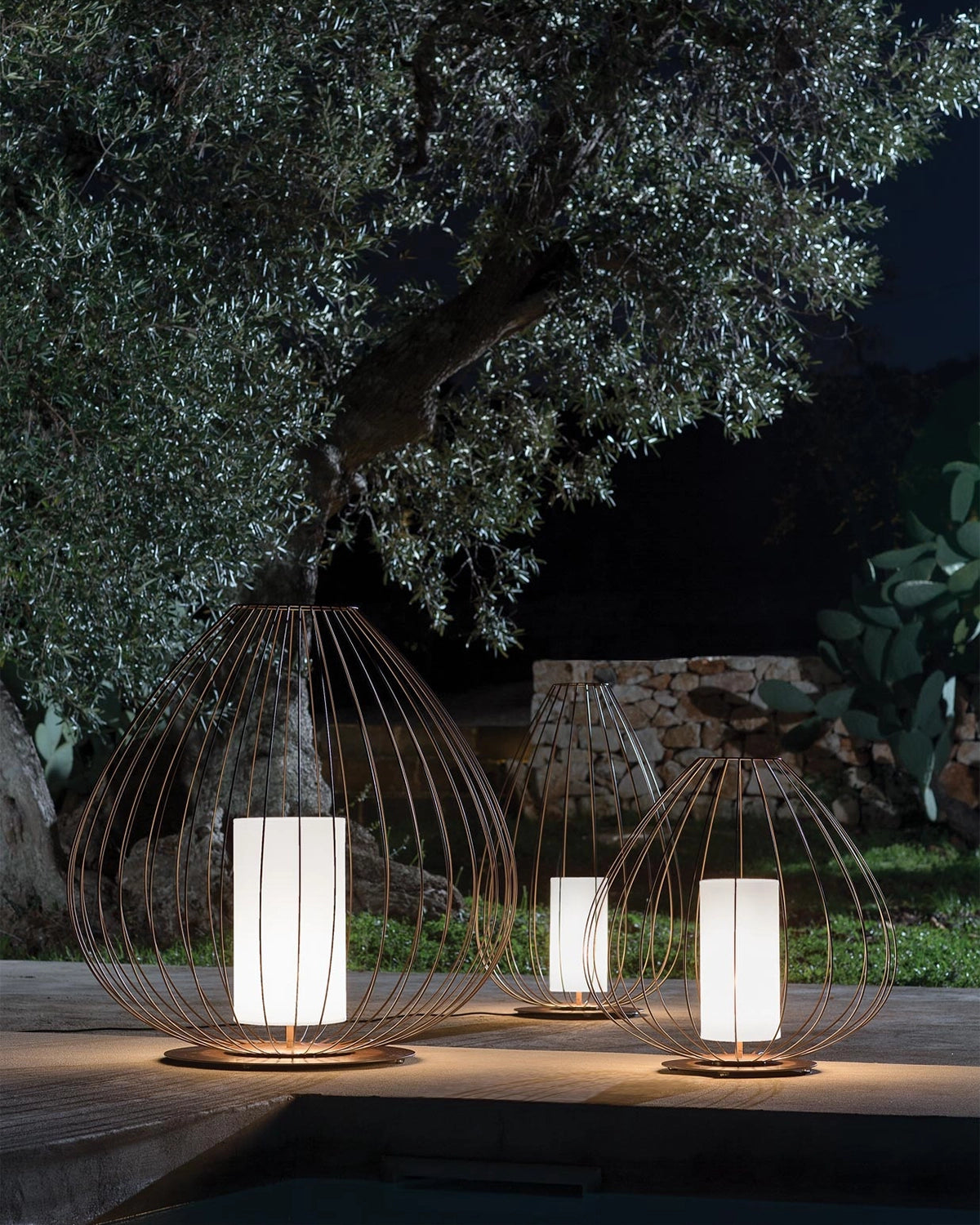 Cell Outdoor Floor Lamp