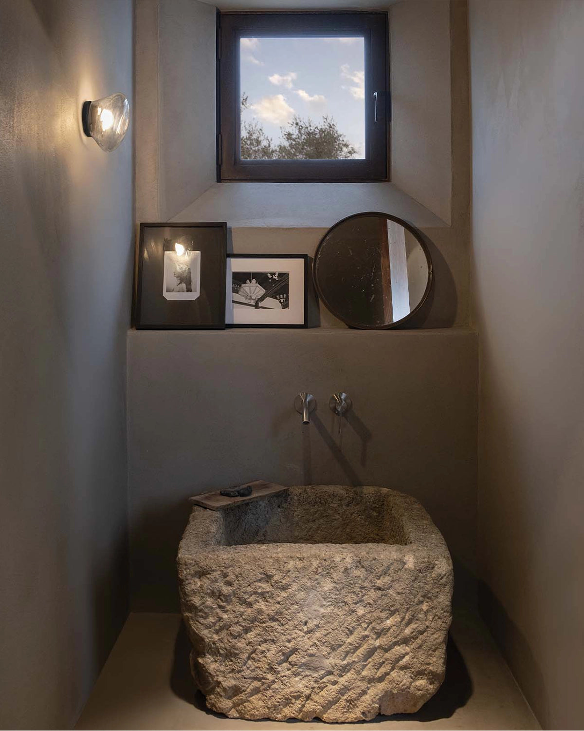 Agua Wall Light