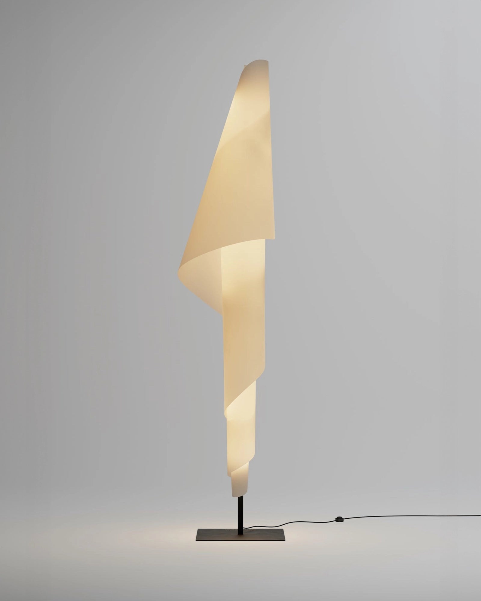 Alta Costura Floor Lamp