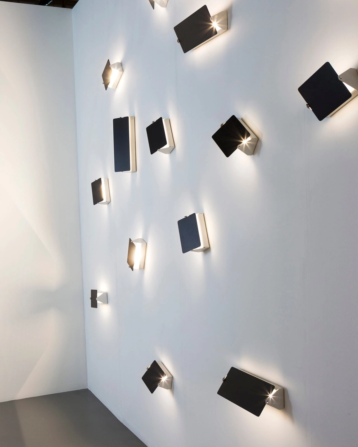 Applique A Volet Pivotant Wall Light