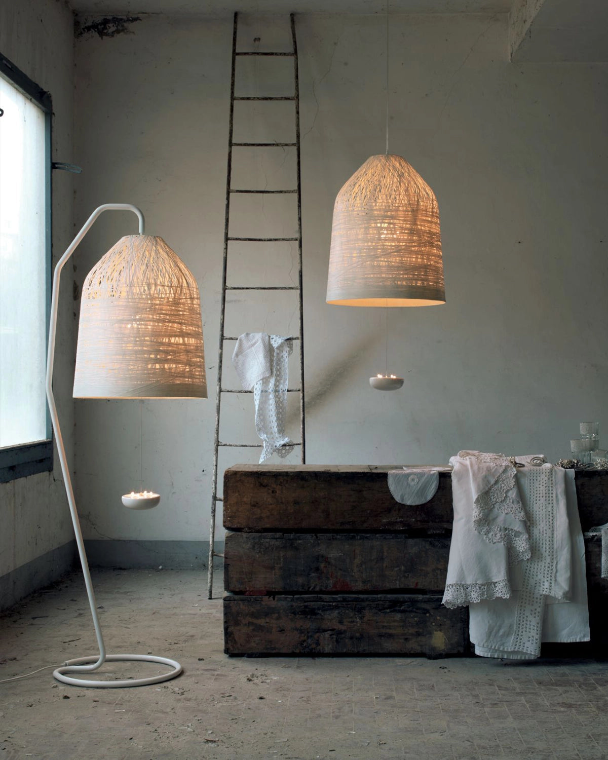 Black Out Outdoor Floor Lamp