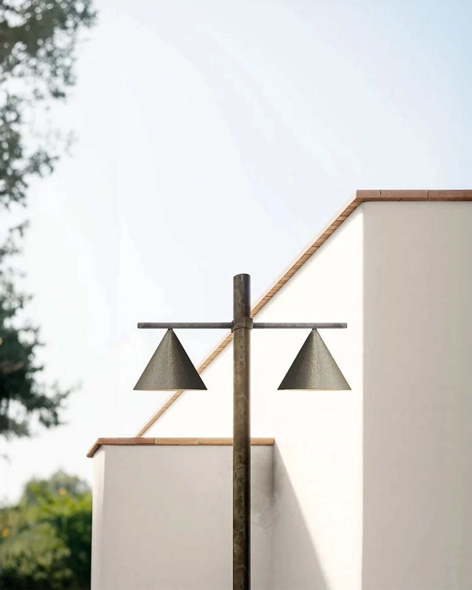 Cone 2lt Pole Light