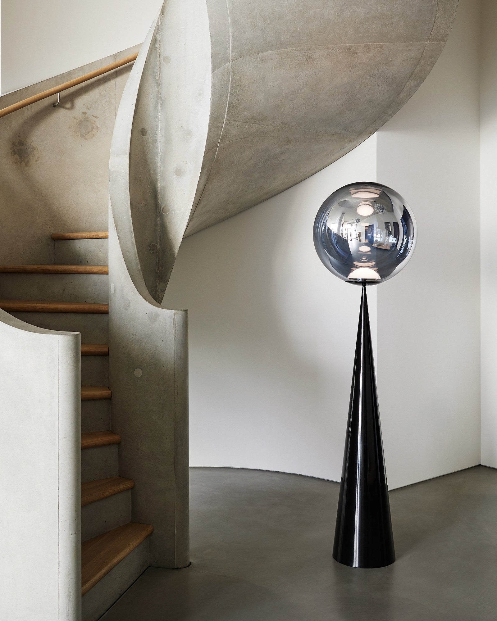 Globe Cone Fat Floor Lamp