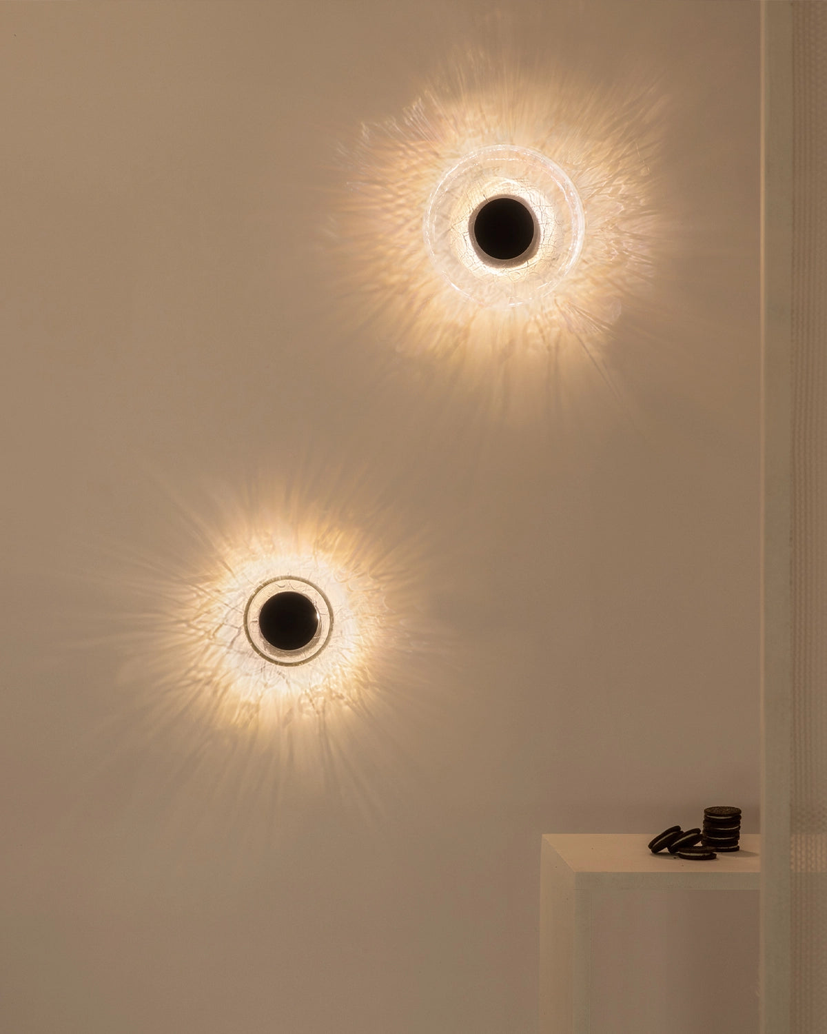 Crackle Wall Light