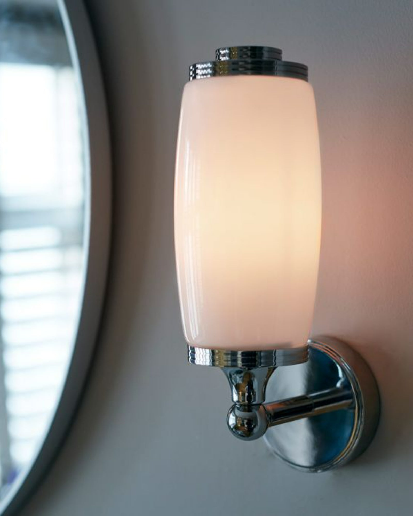 Eliot Wall Light