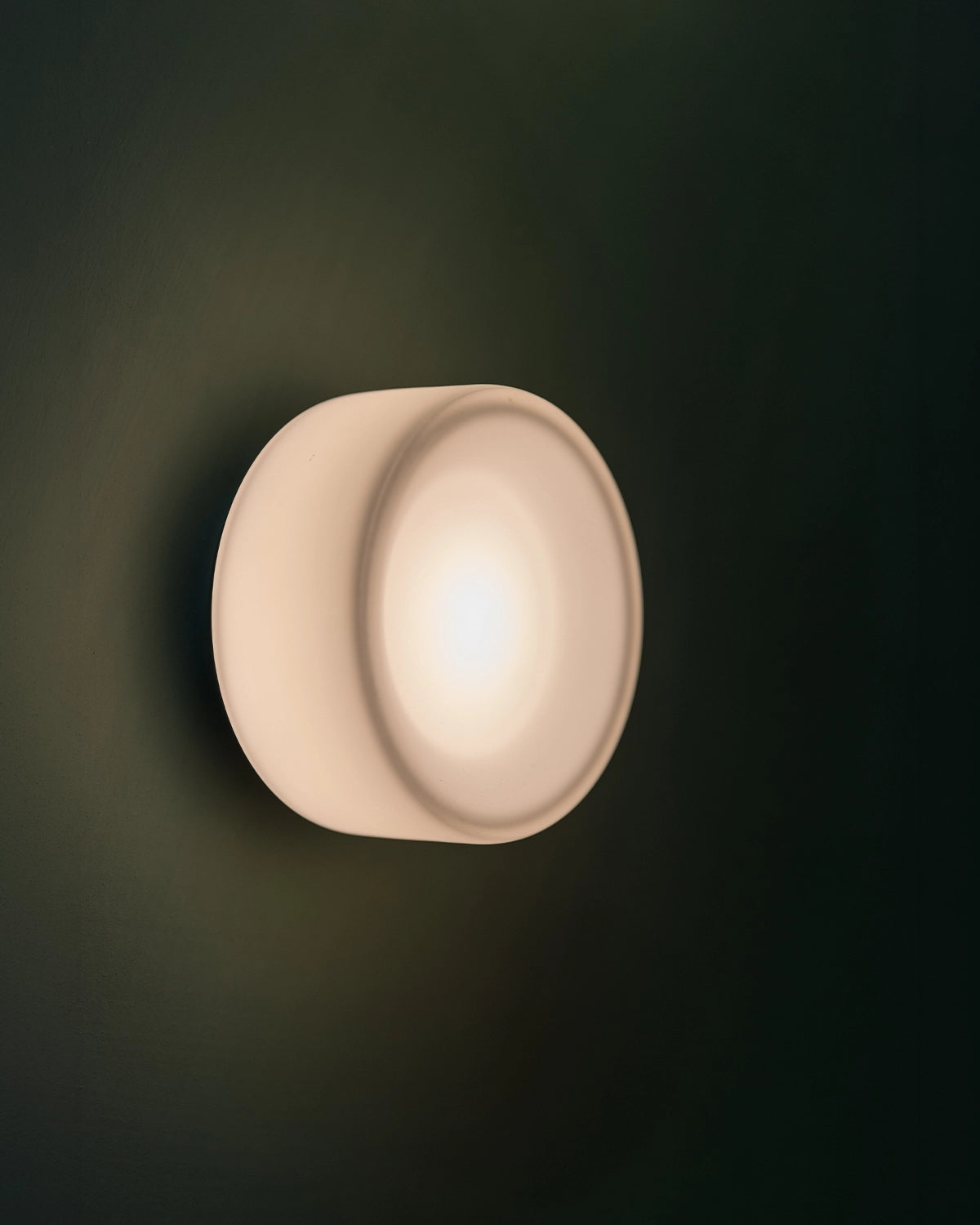Flat White Wall Light