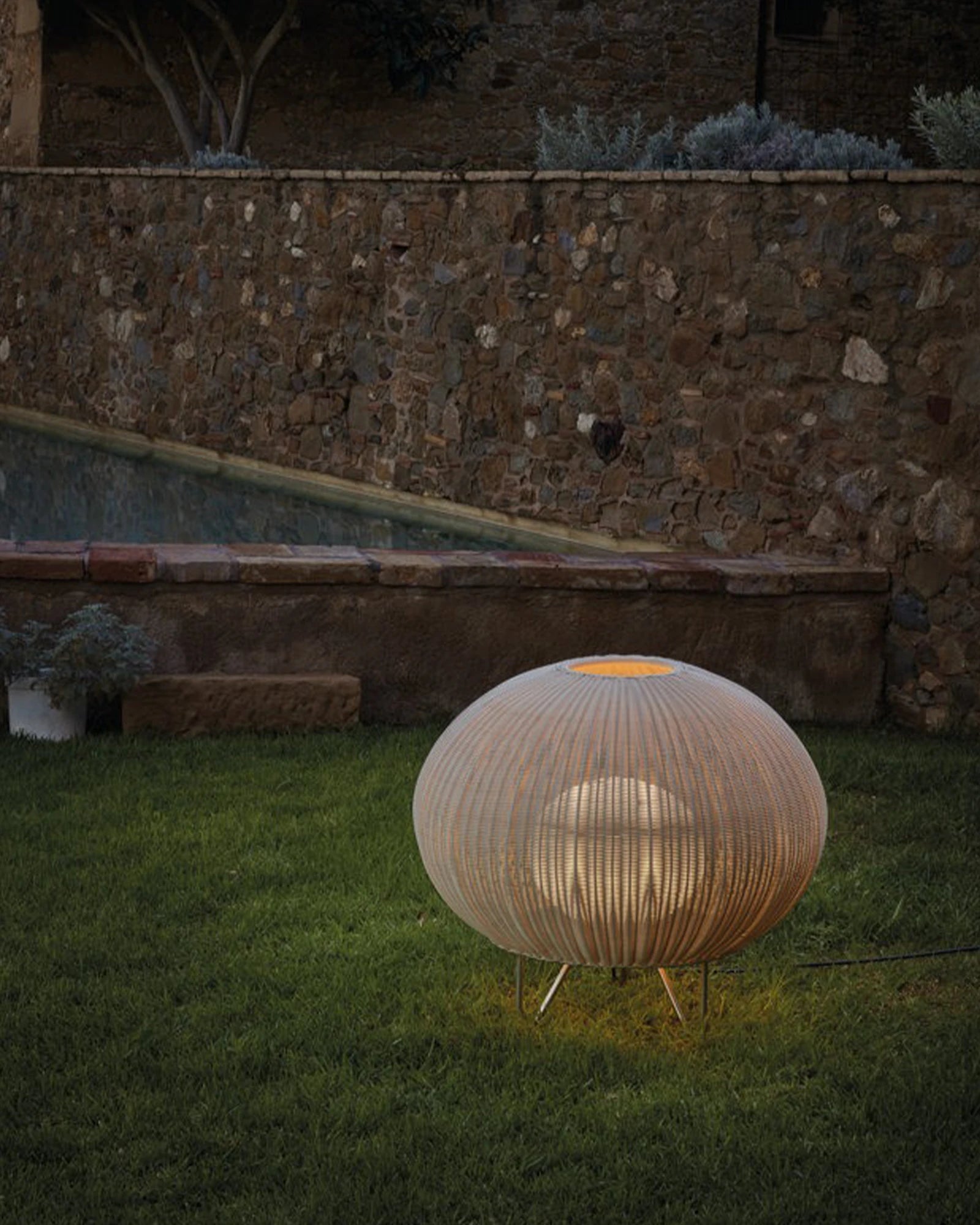 Garota Outdoor Table Lamp