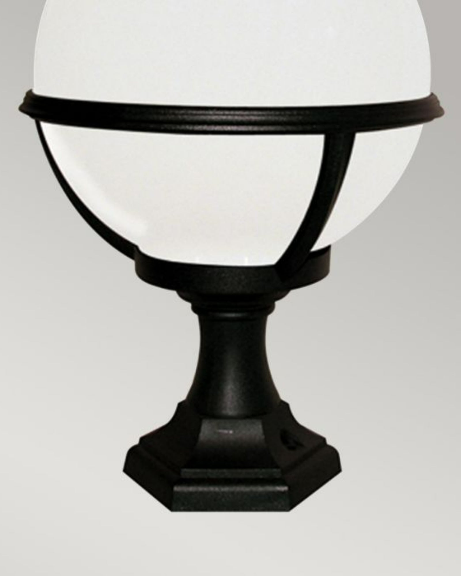 Glenbeigh Pedestal Light