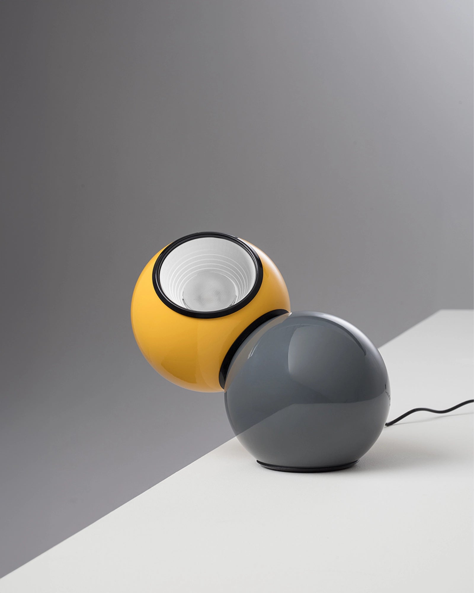 Gravitino Table Lamp