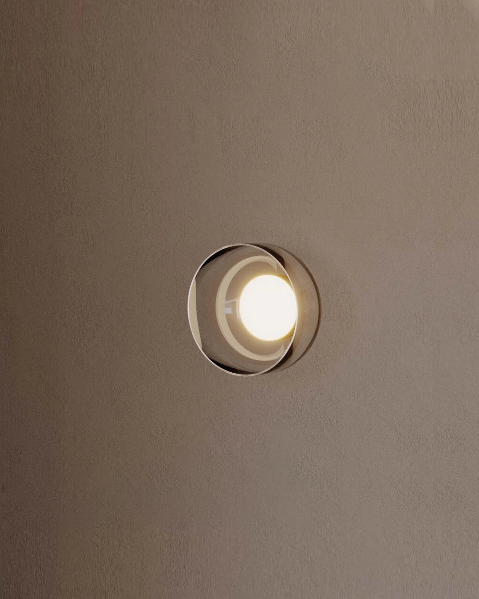 Ipon Wall Light