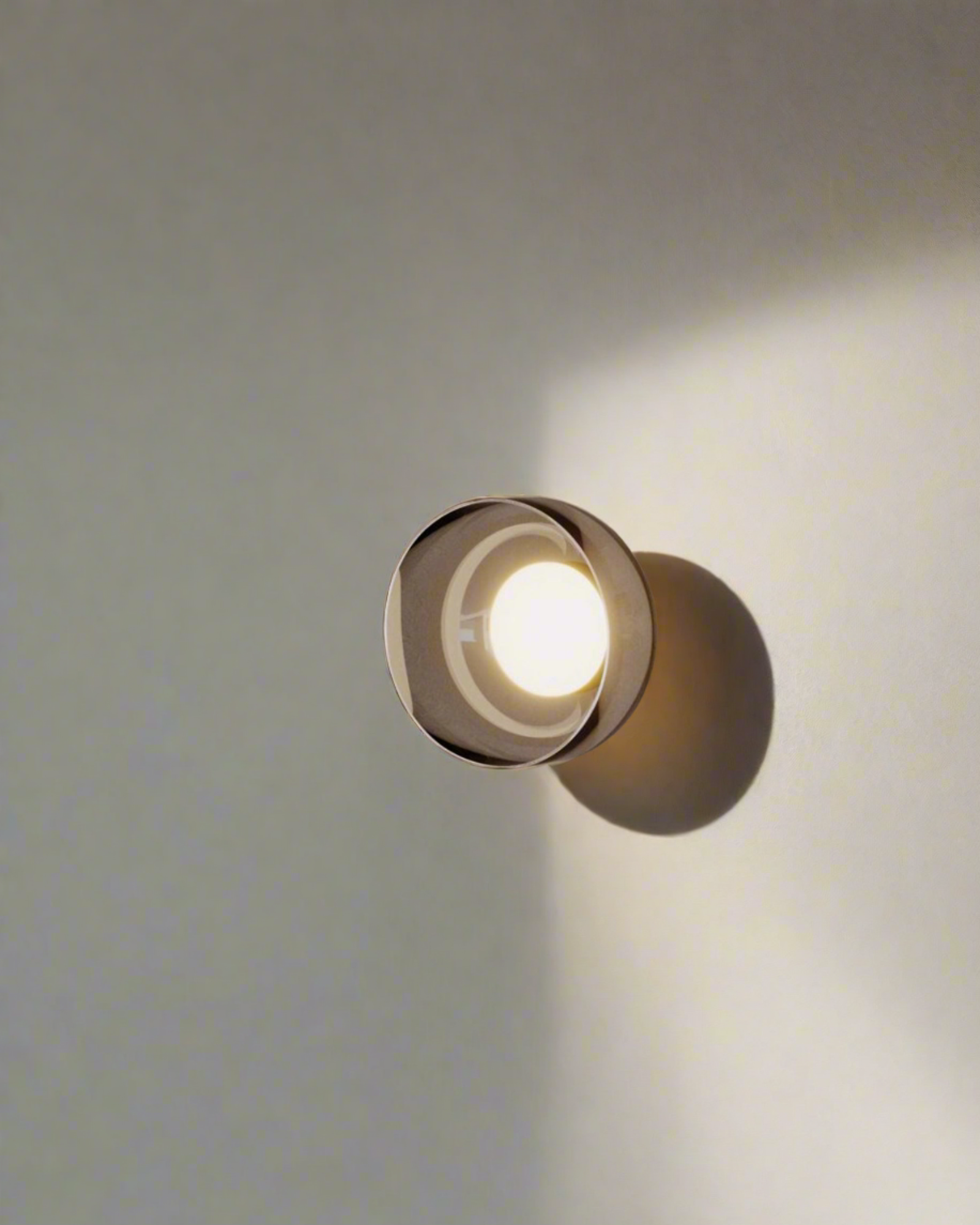 Ipon Wall Light